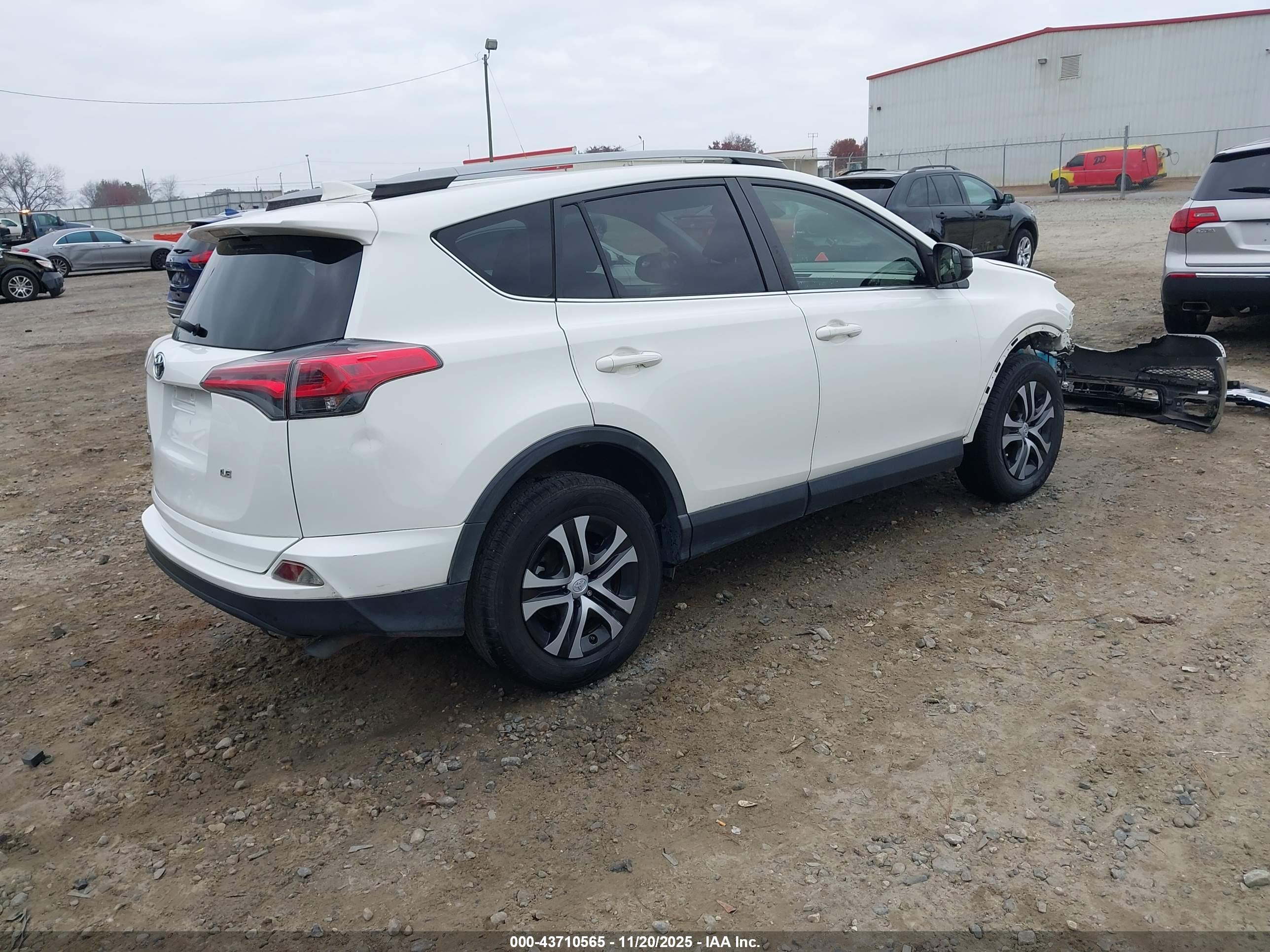 TOYOTA RAV4 image 4