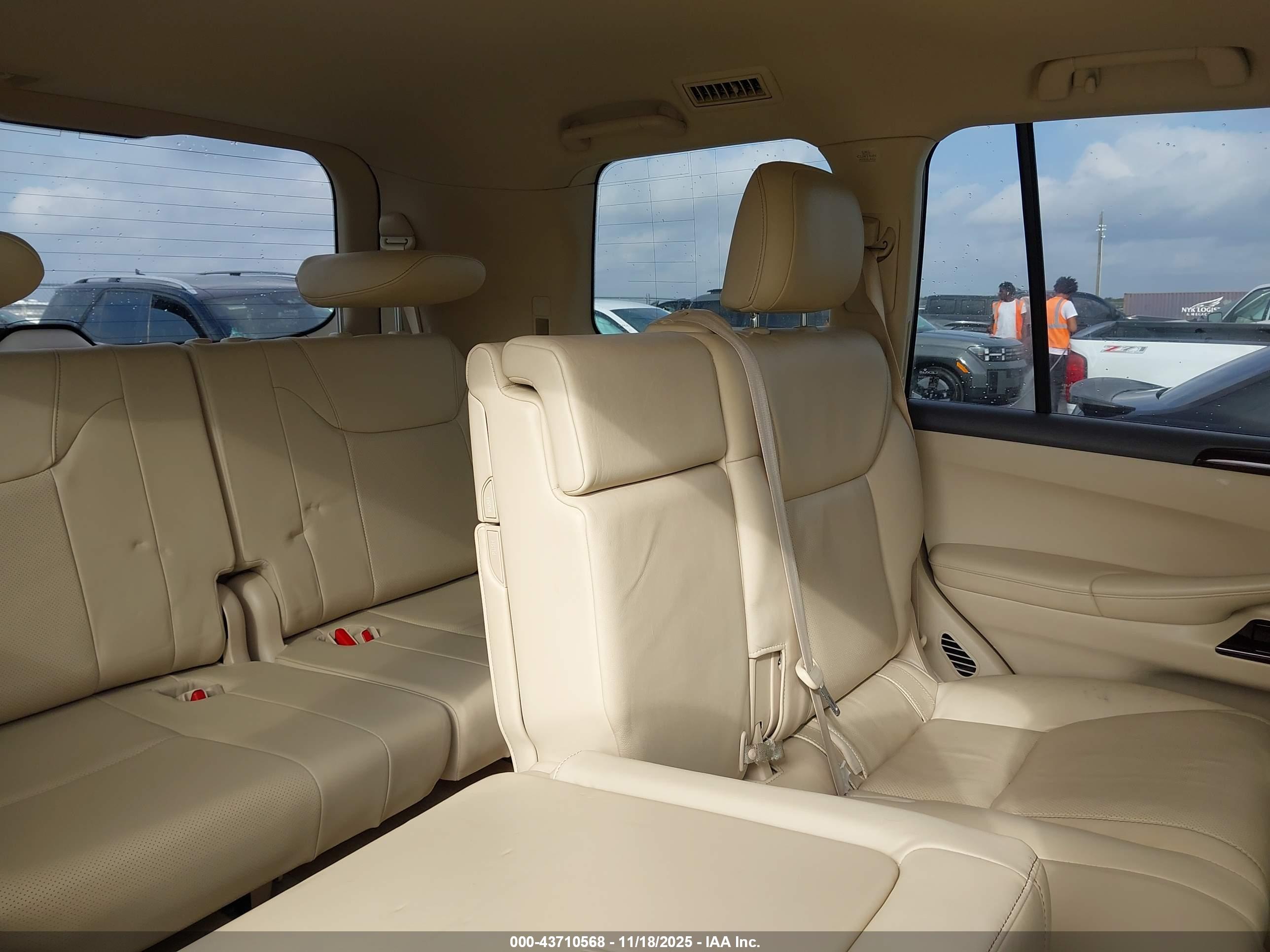 LEXUS LX image 8