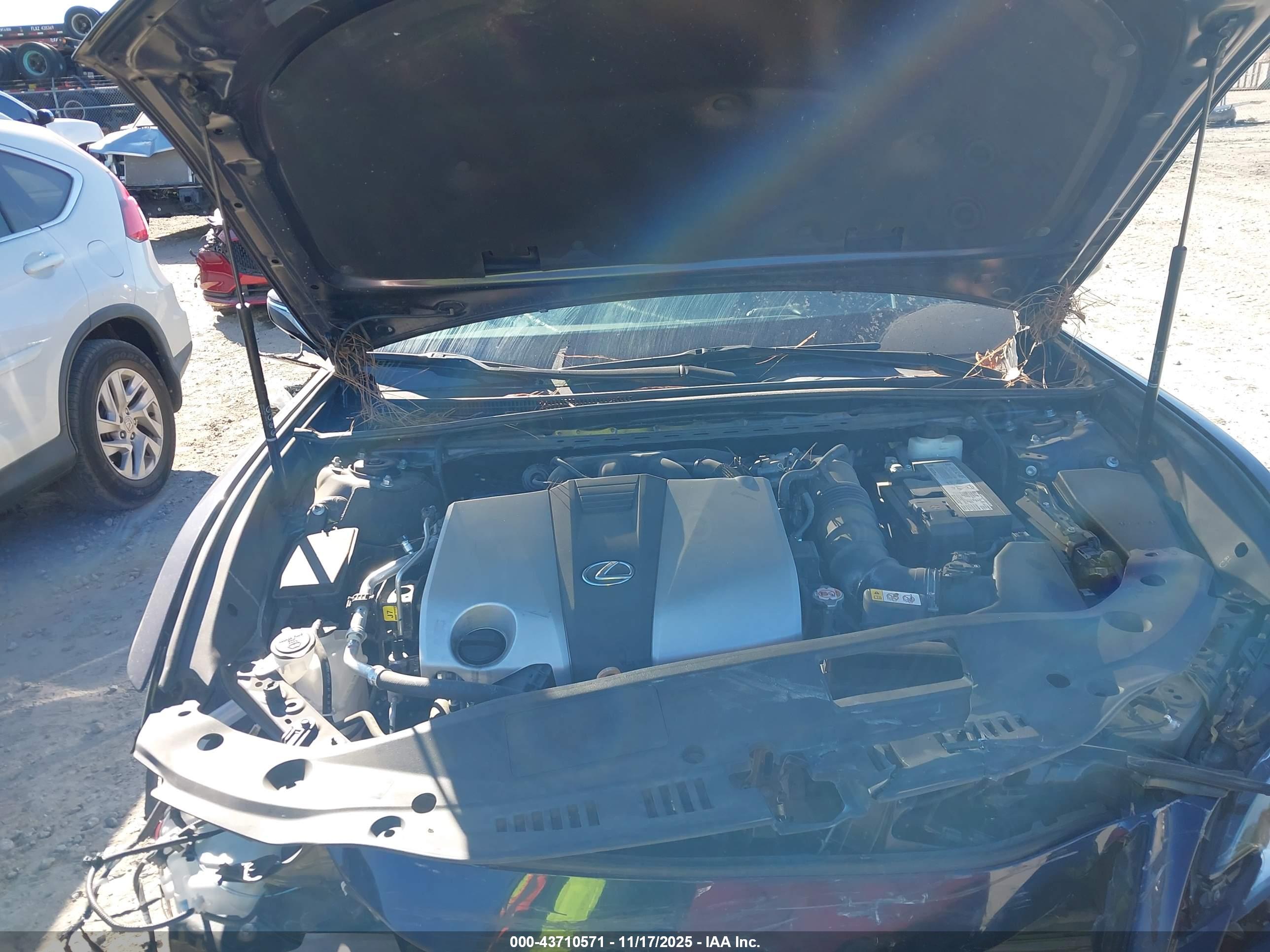 LEXUS ES image 10