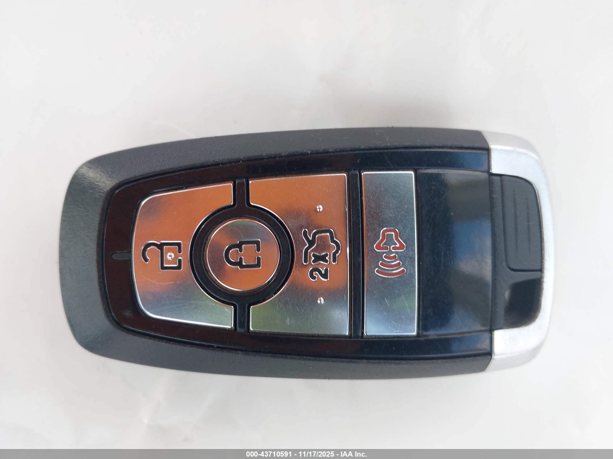 FORD FUSION image 11