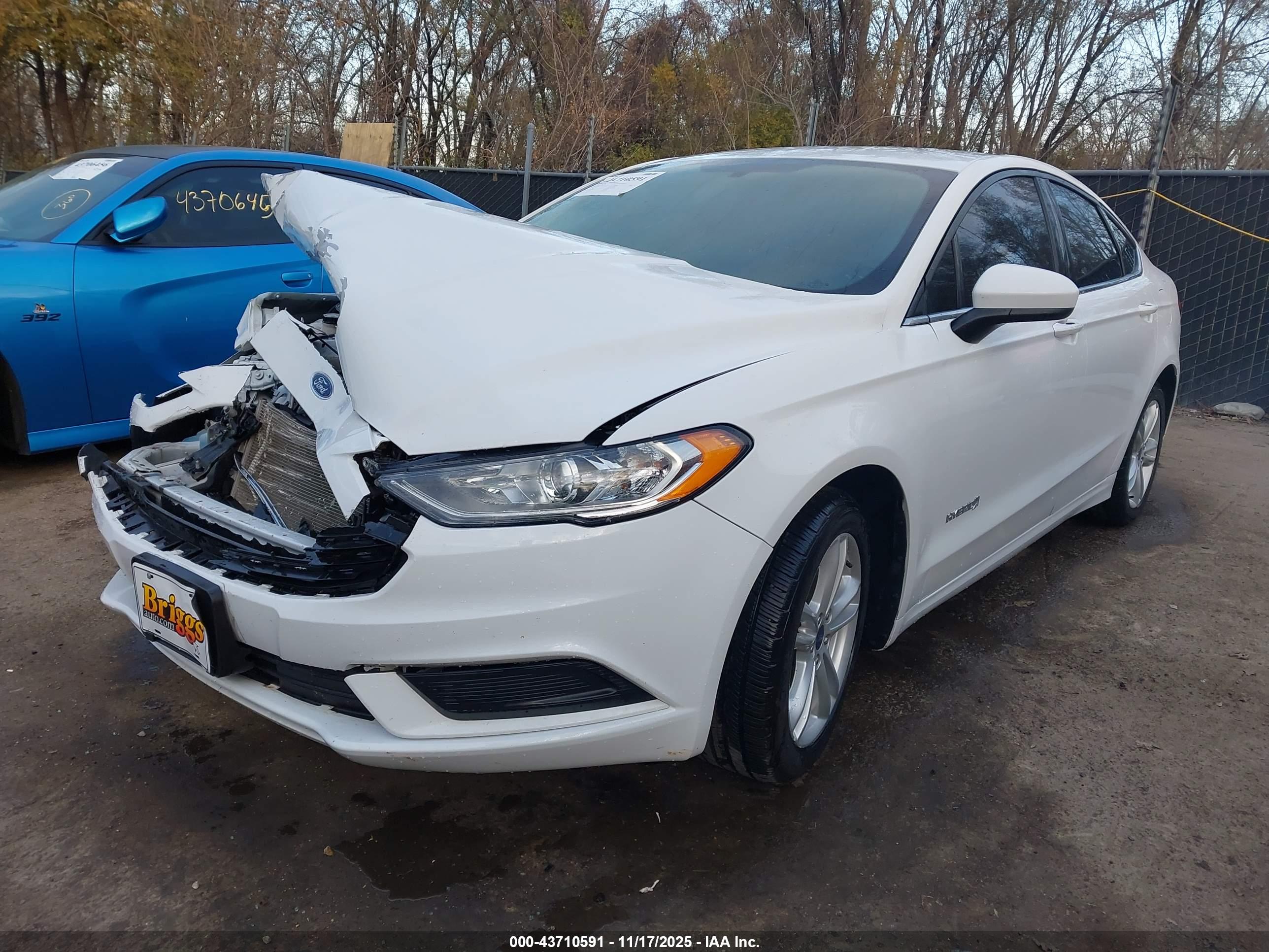 FORD FUSION image 2