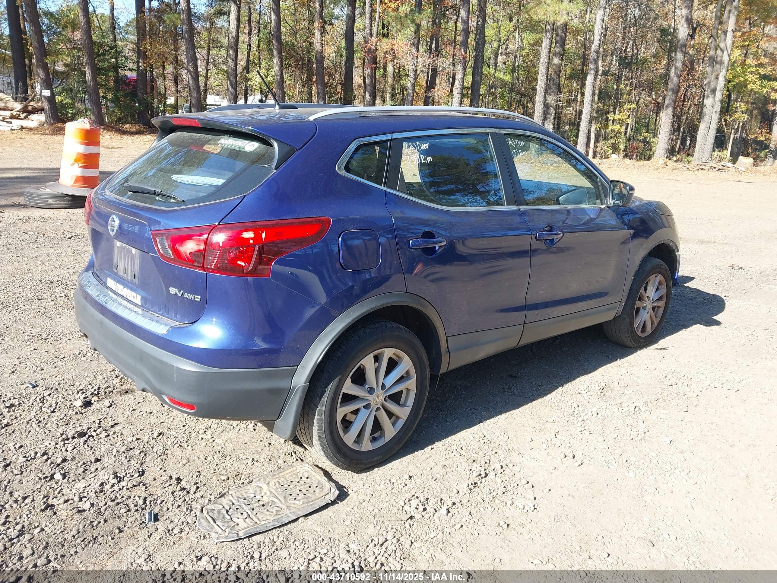 NISSAN ROGUE image 4