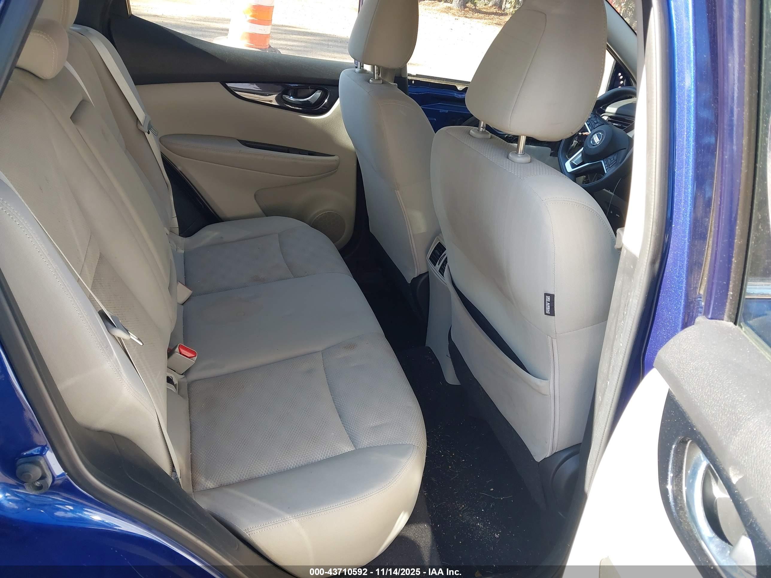 NISSAN ROGUE image 8