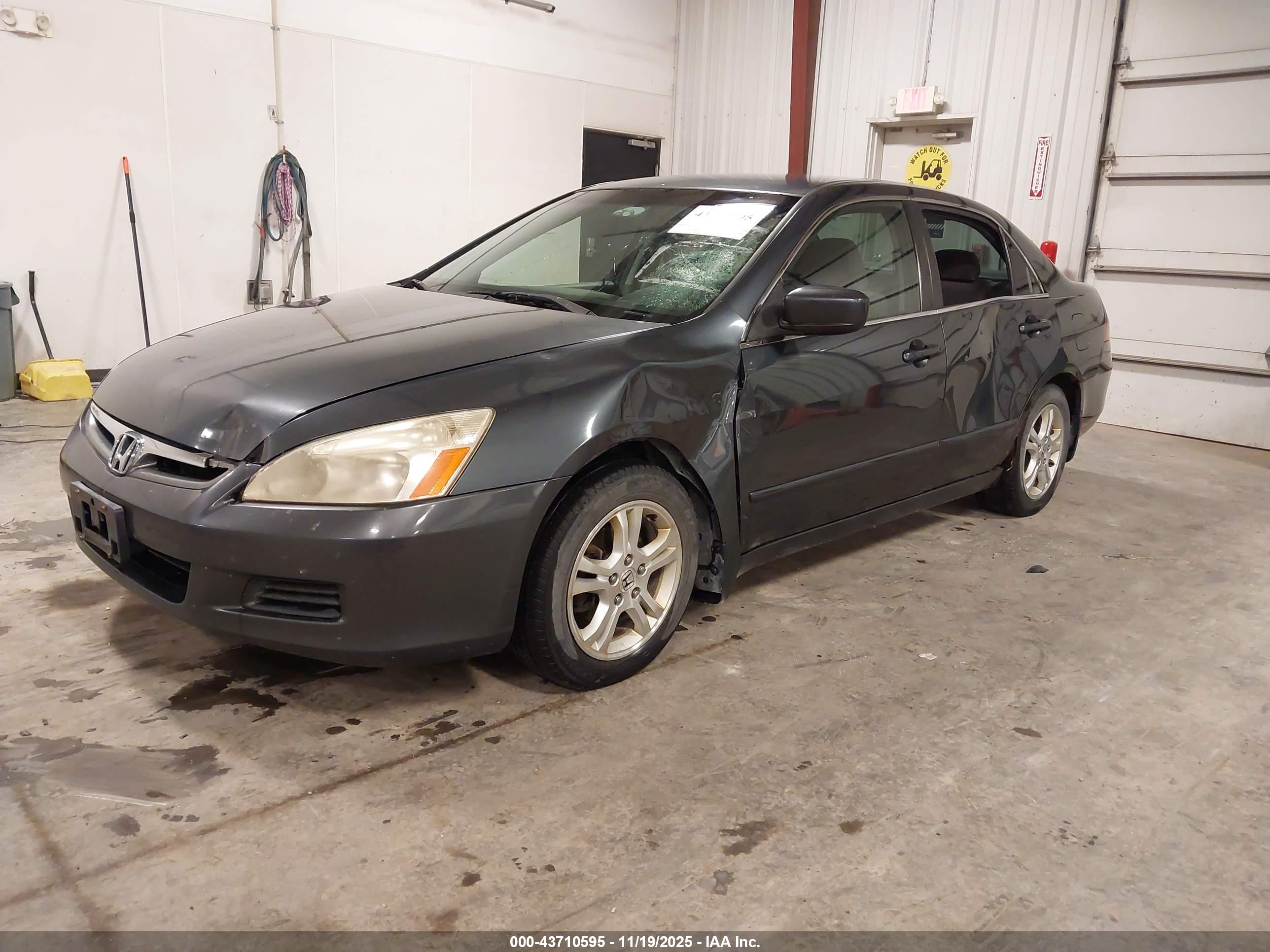 HONDA ACCORD image 2