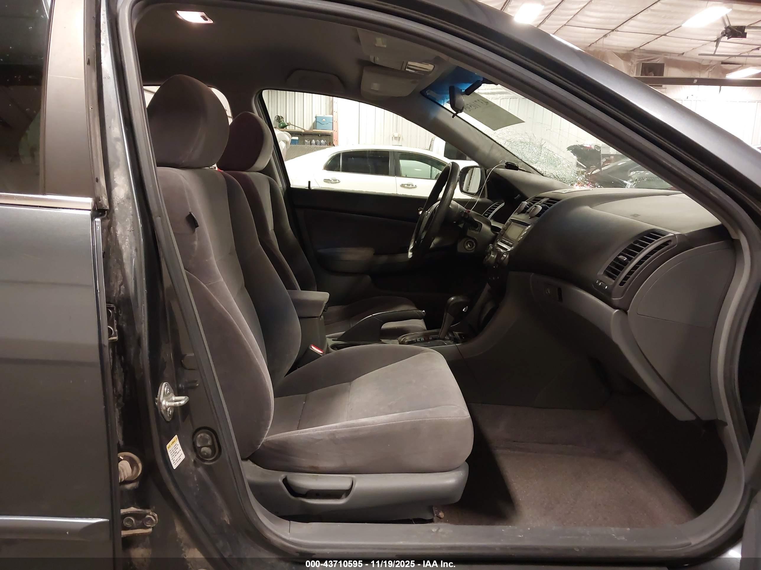 HONDA ACCORD image 5
