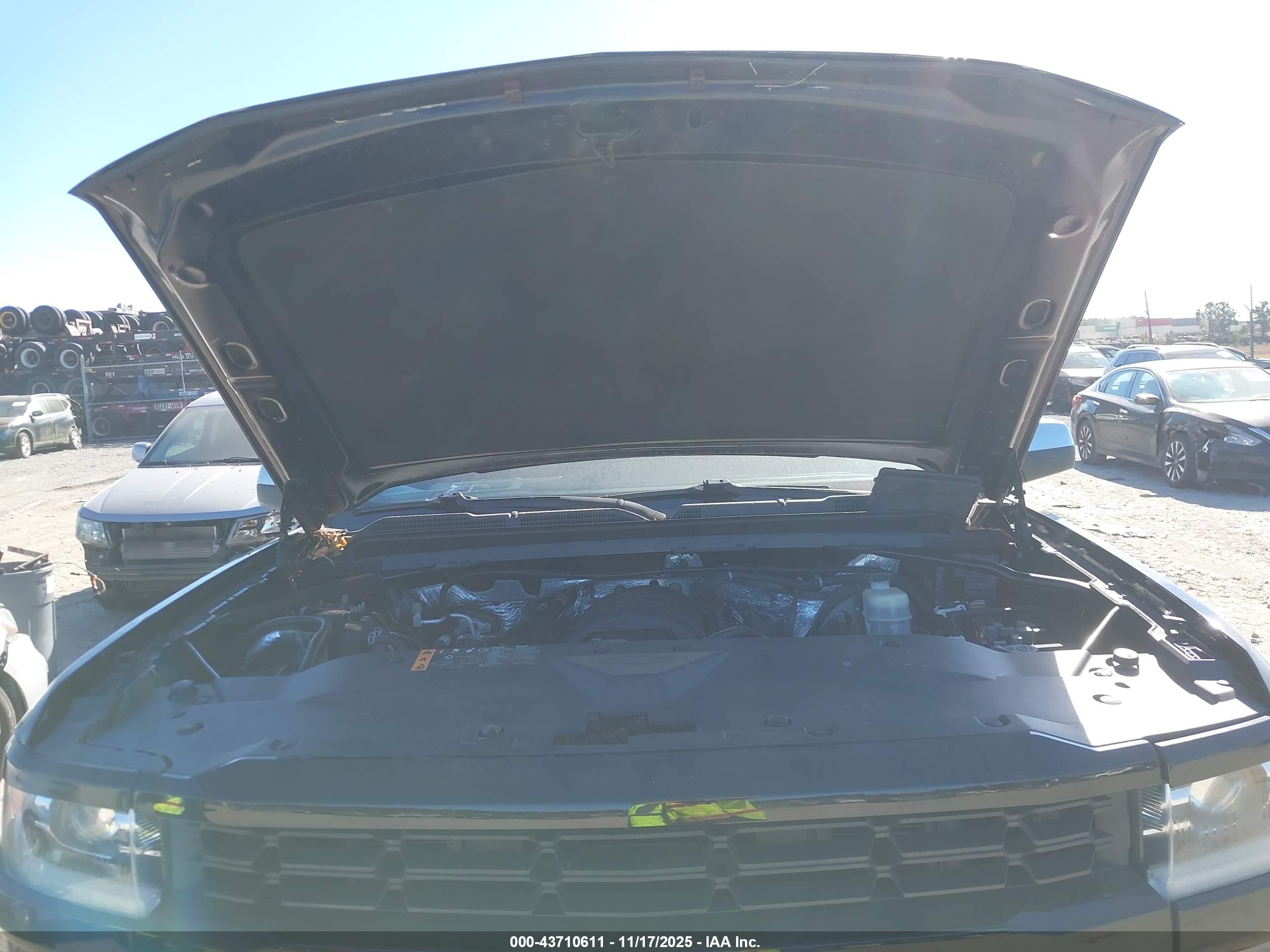 CHEVROLET SILVERADO image 10