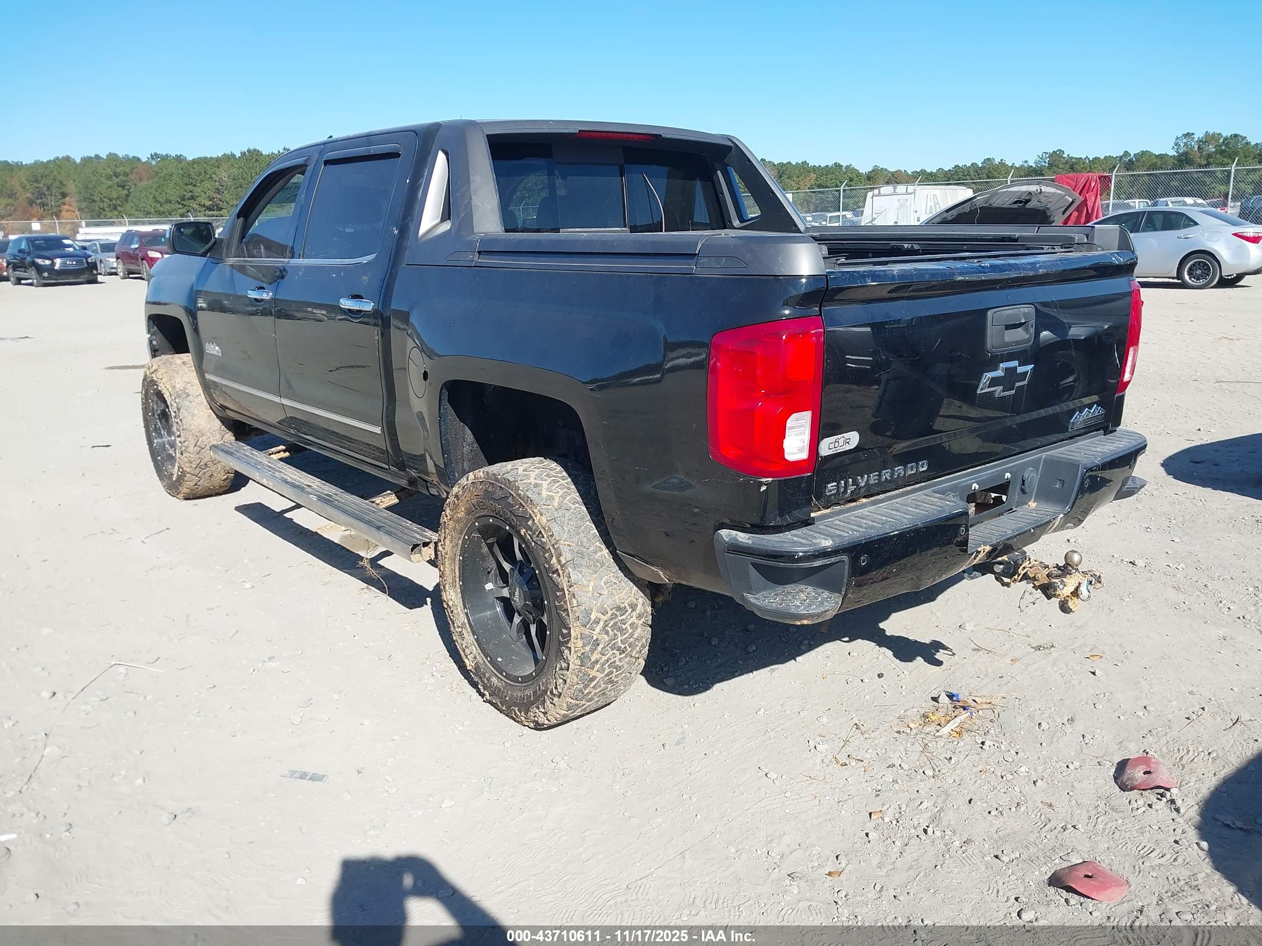 CHEVROLET SILVERADO image 3