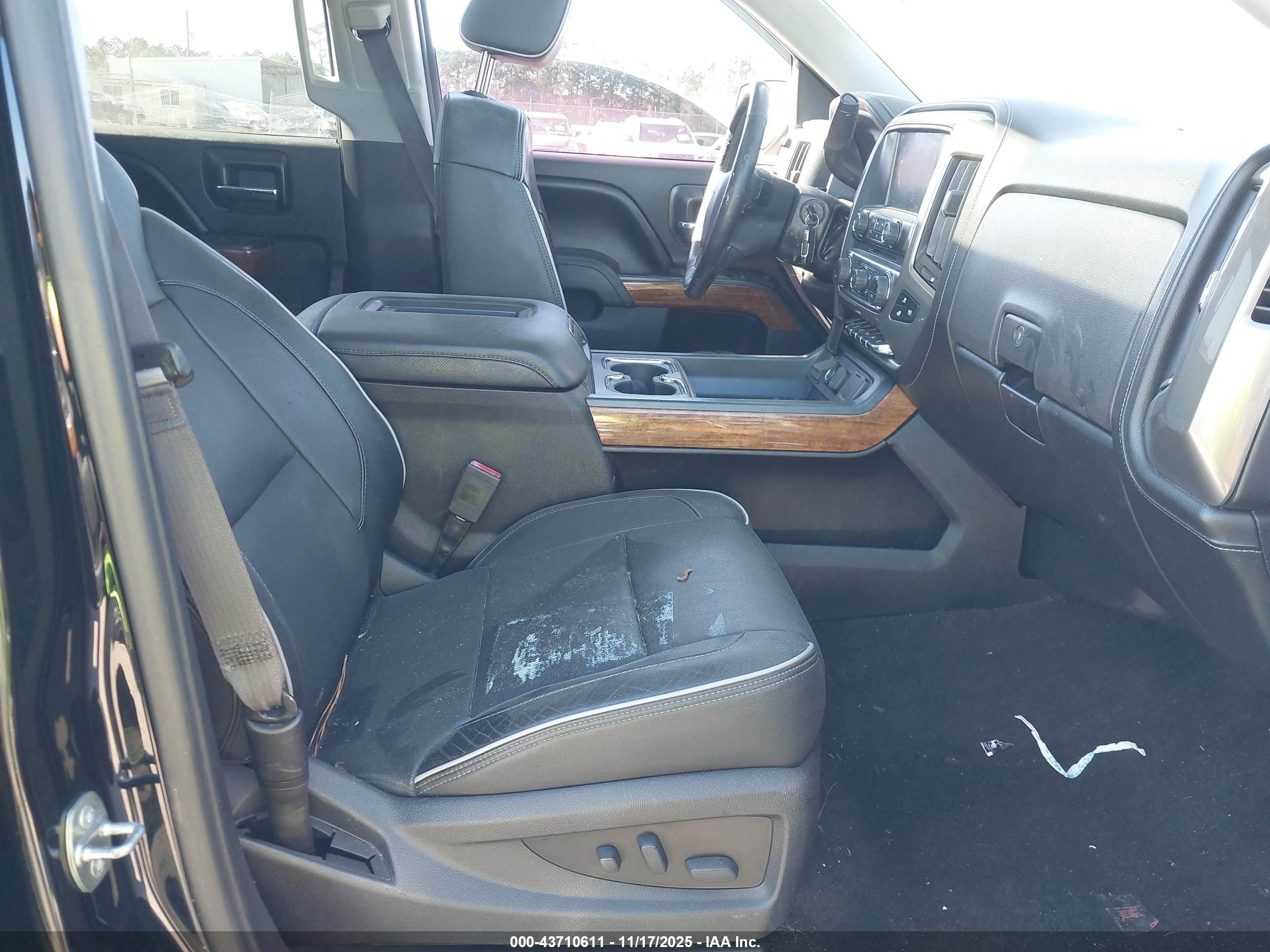 CHEVROLET SILVERADO image 5