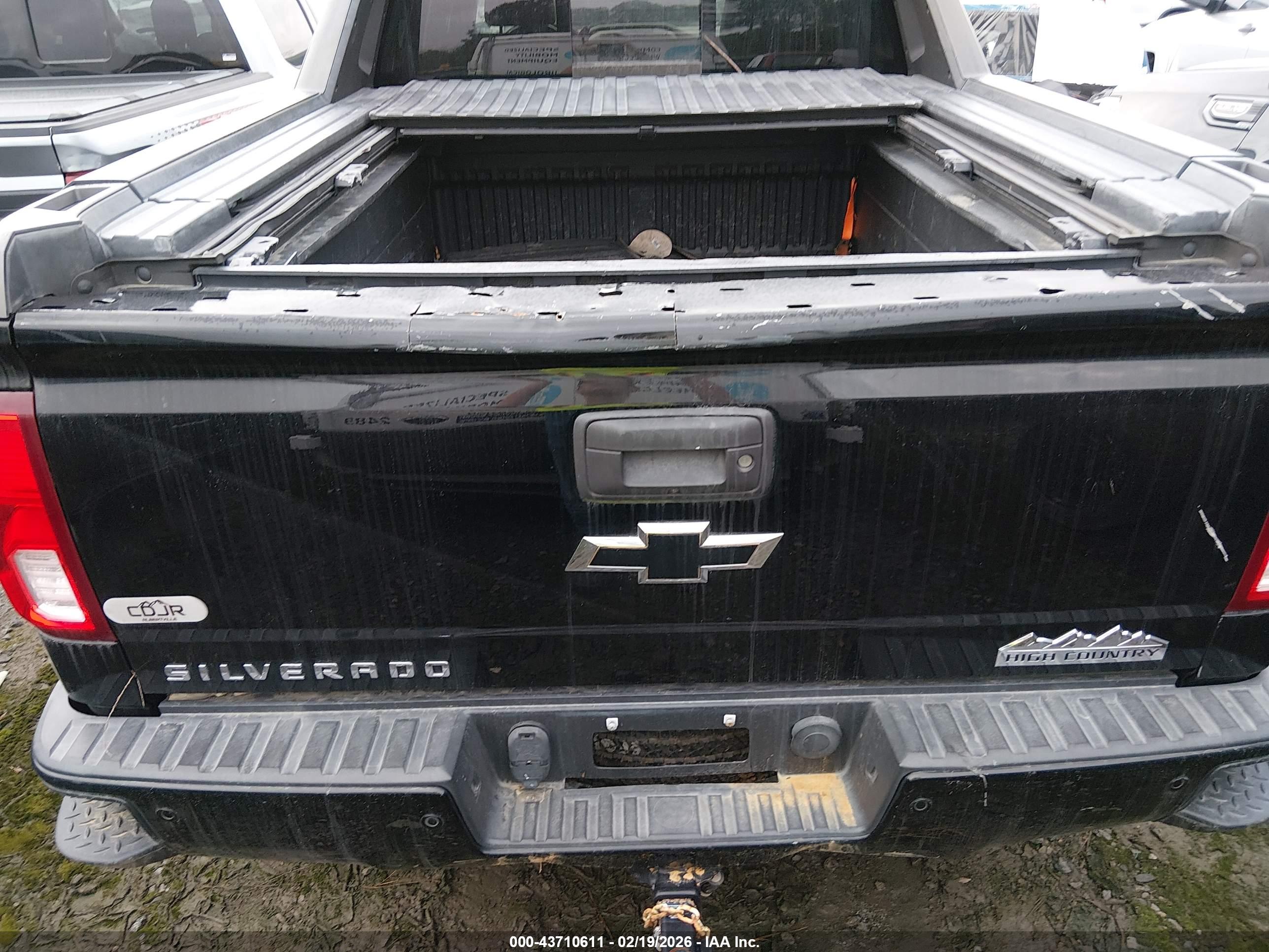 CHEVROLET SILVERADO image 6
