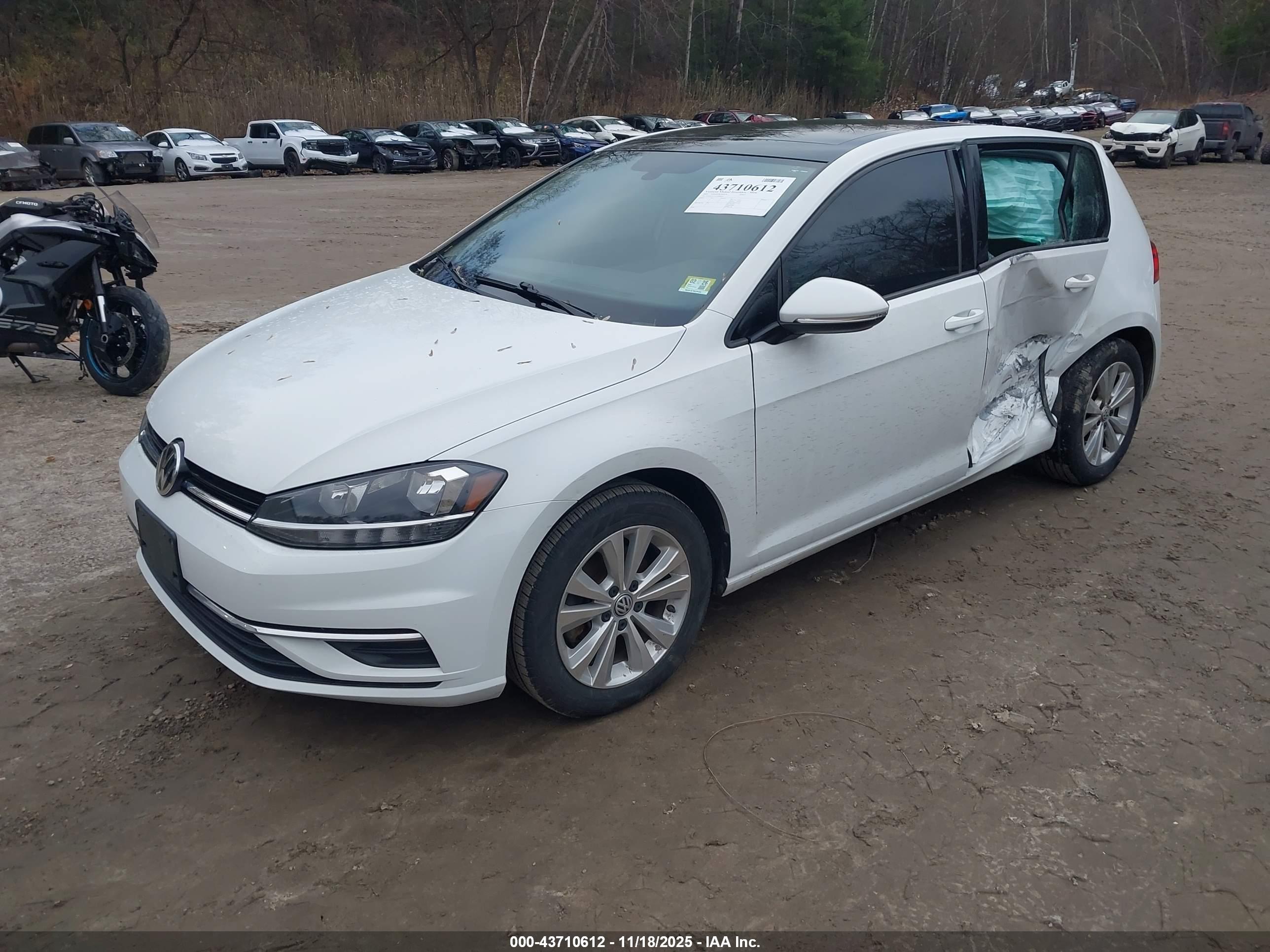 VOLKSWAGEN GOLF image 2