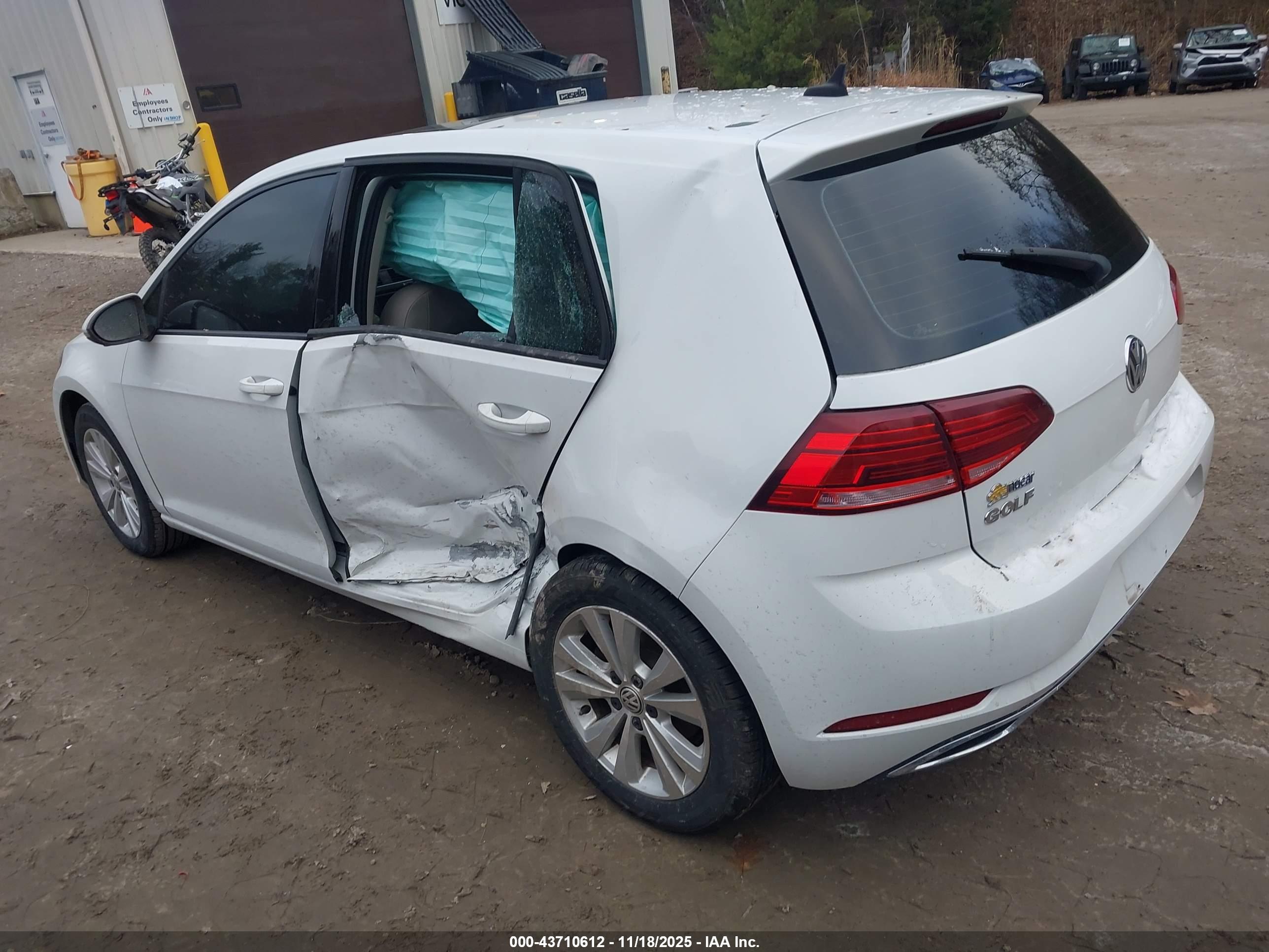 VOLKSWAGEN GOLF image 3