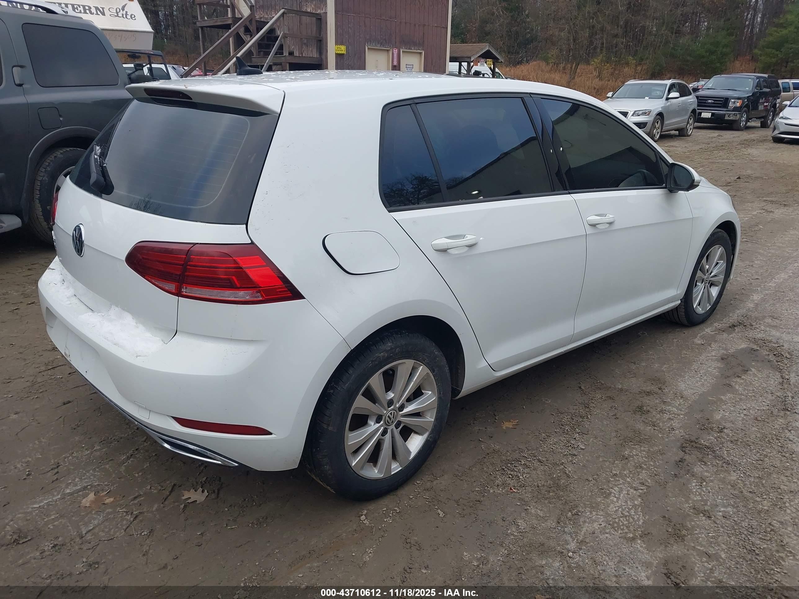 VOLKSWAGEN GOLF image 4