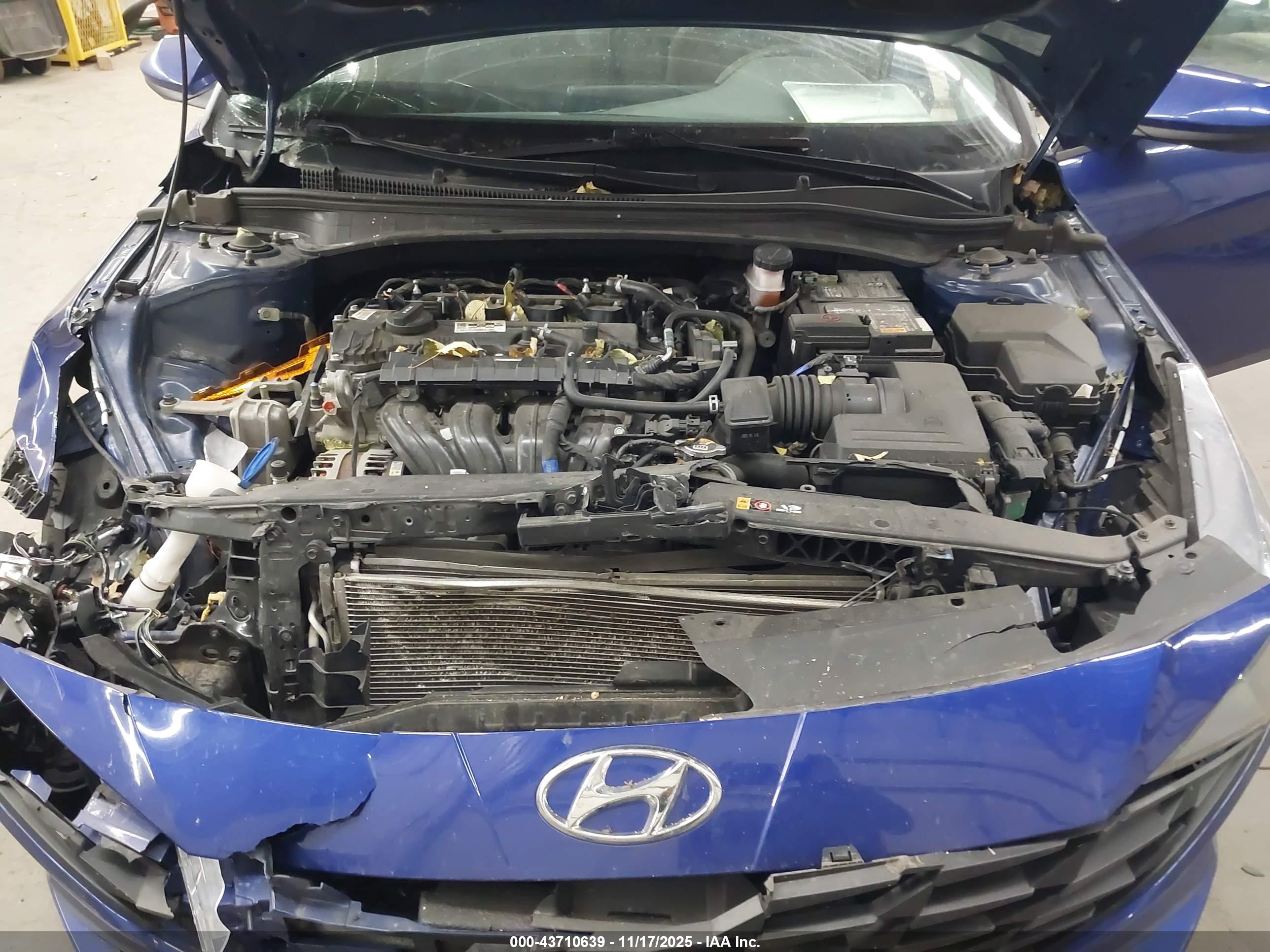 HYUNDAI ELANTRA image 10