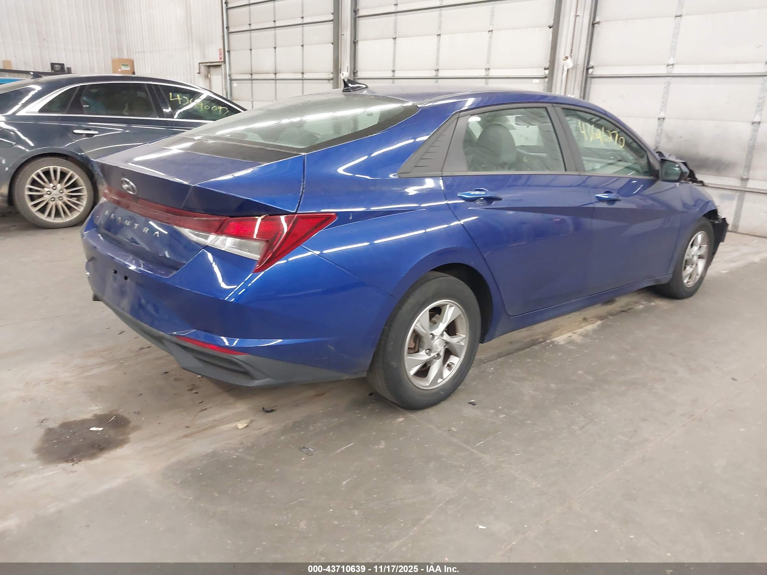 HYUNDAI ELANTRA image 4