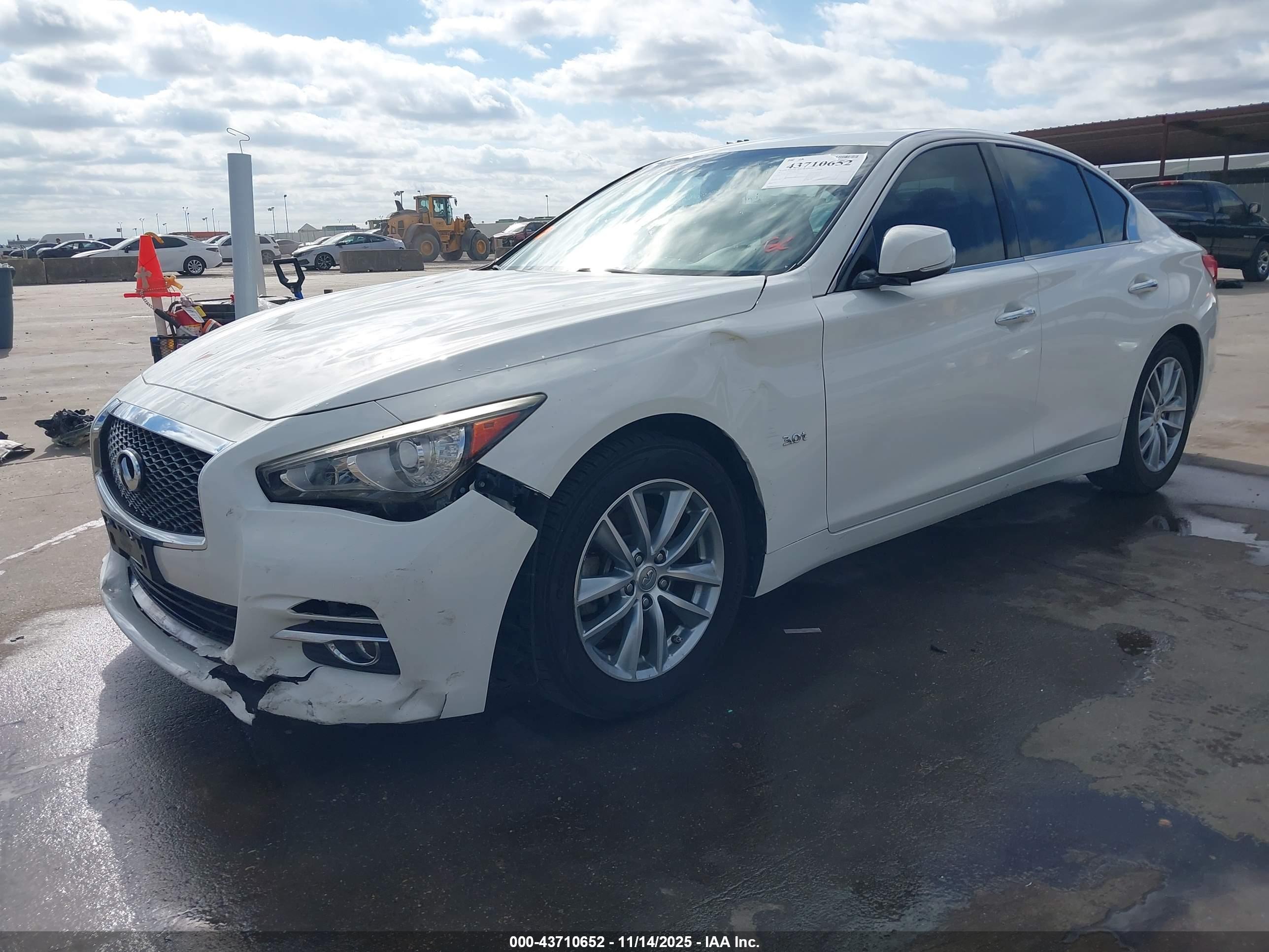 INFINITI Q50 image 2
