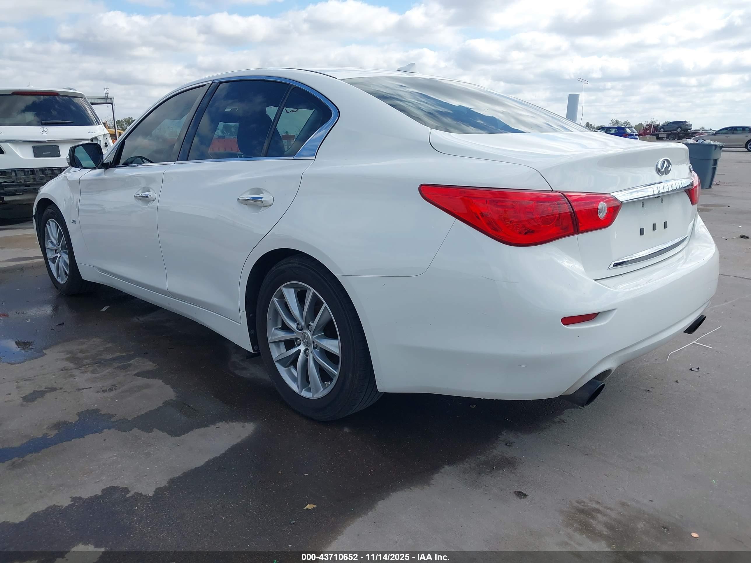 INFINITI Q50 image 3