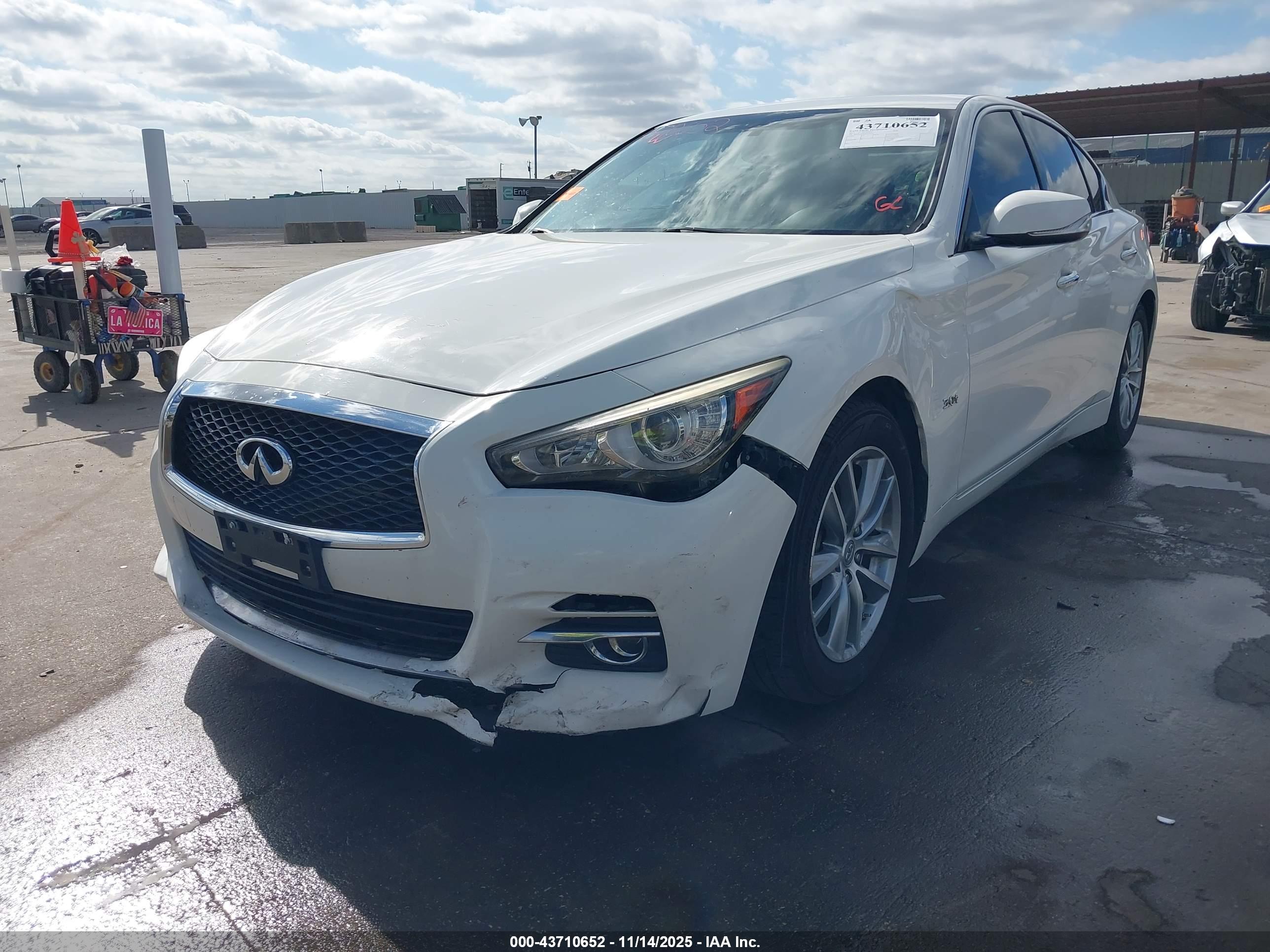 INFINITI Q50 image 6