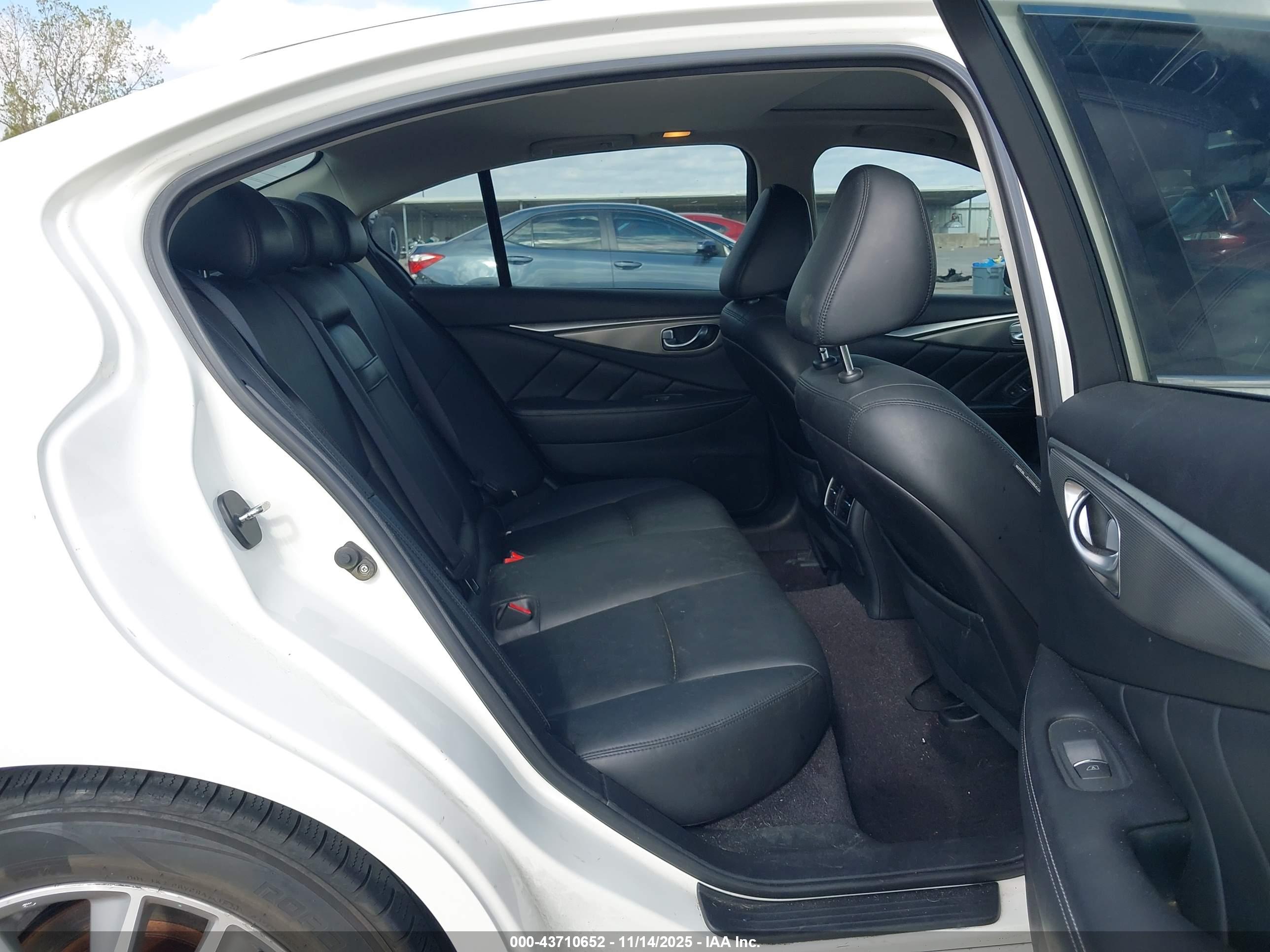 INFINITI Q50 image 8