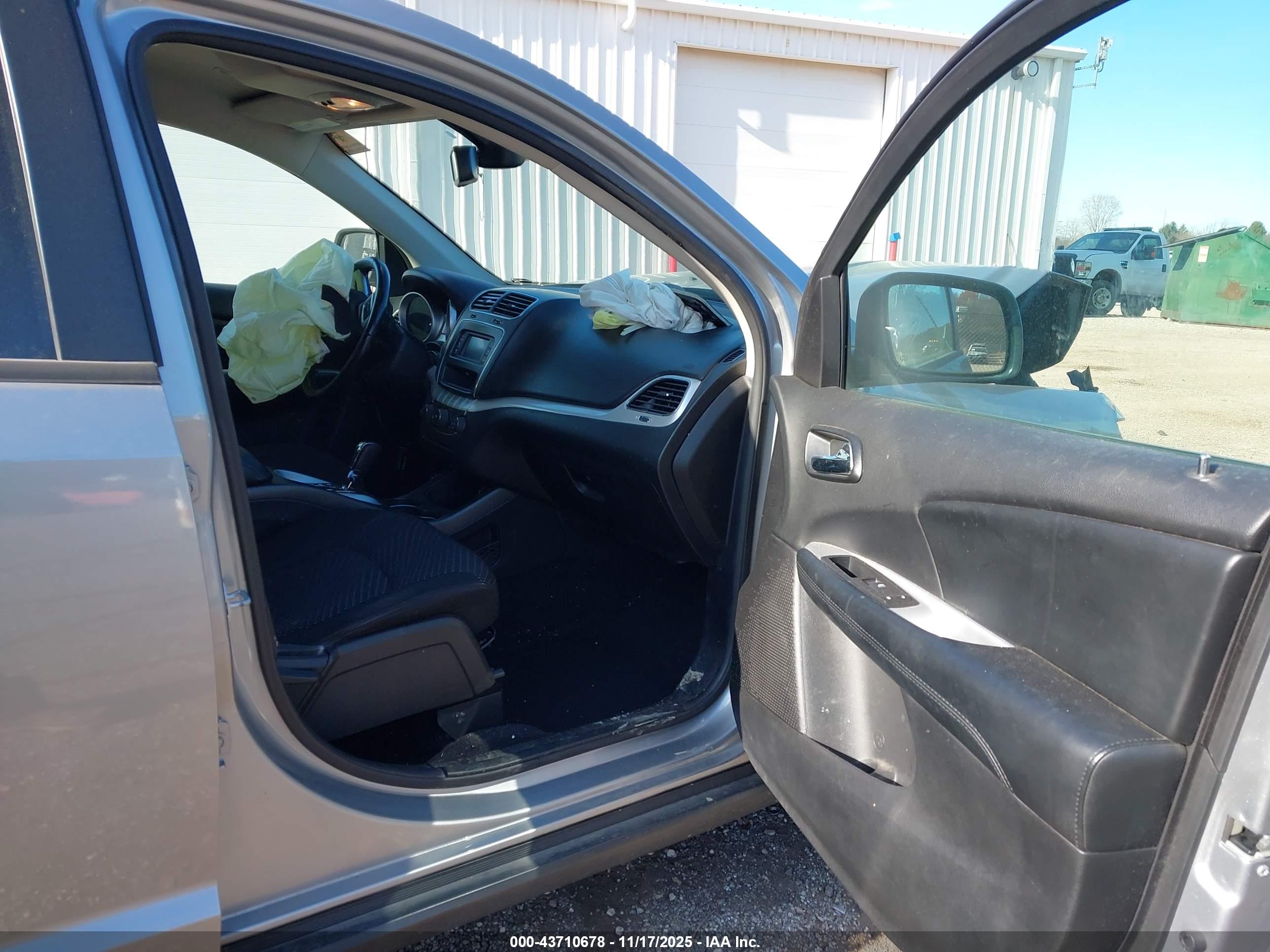 DODGE JOURNEY image 5