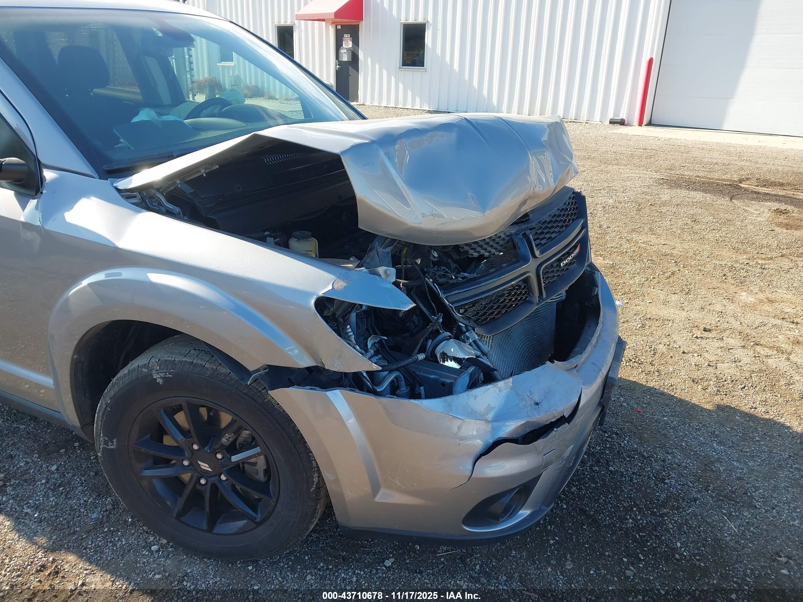 DODGE JOURNEY image 6