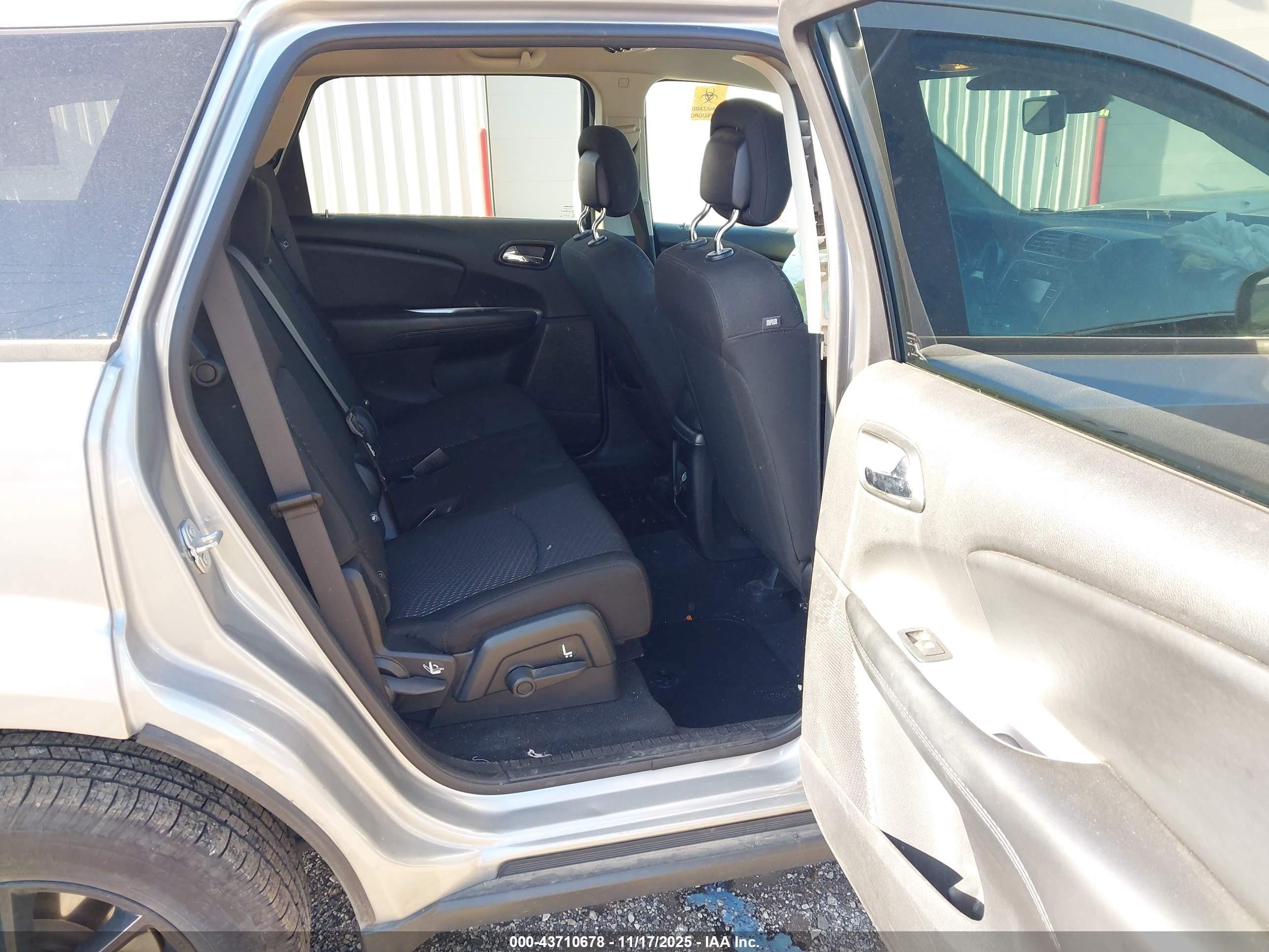 DODGE JOURNEY image 8