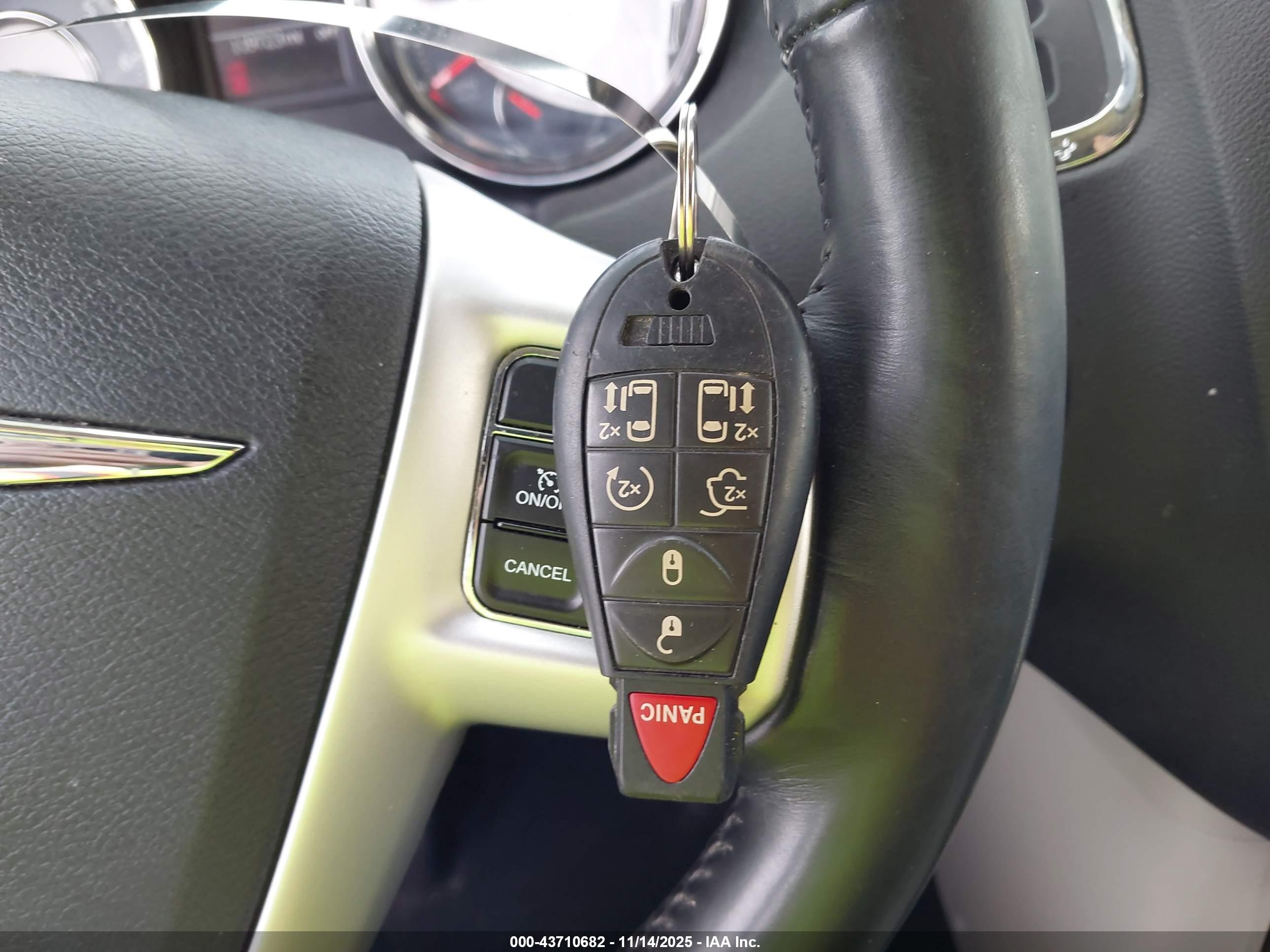 CHRYSLER TOWN image 11