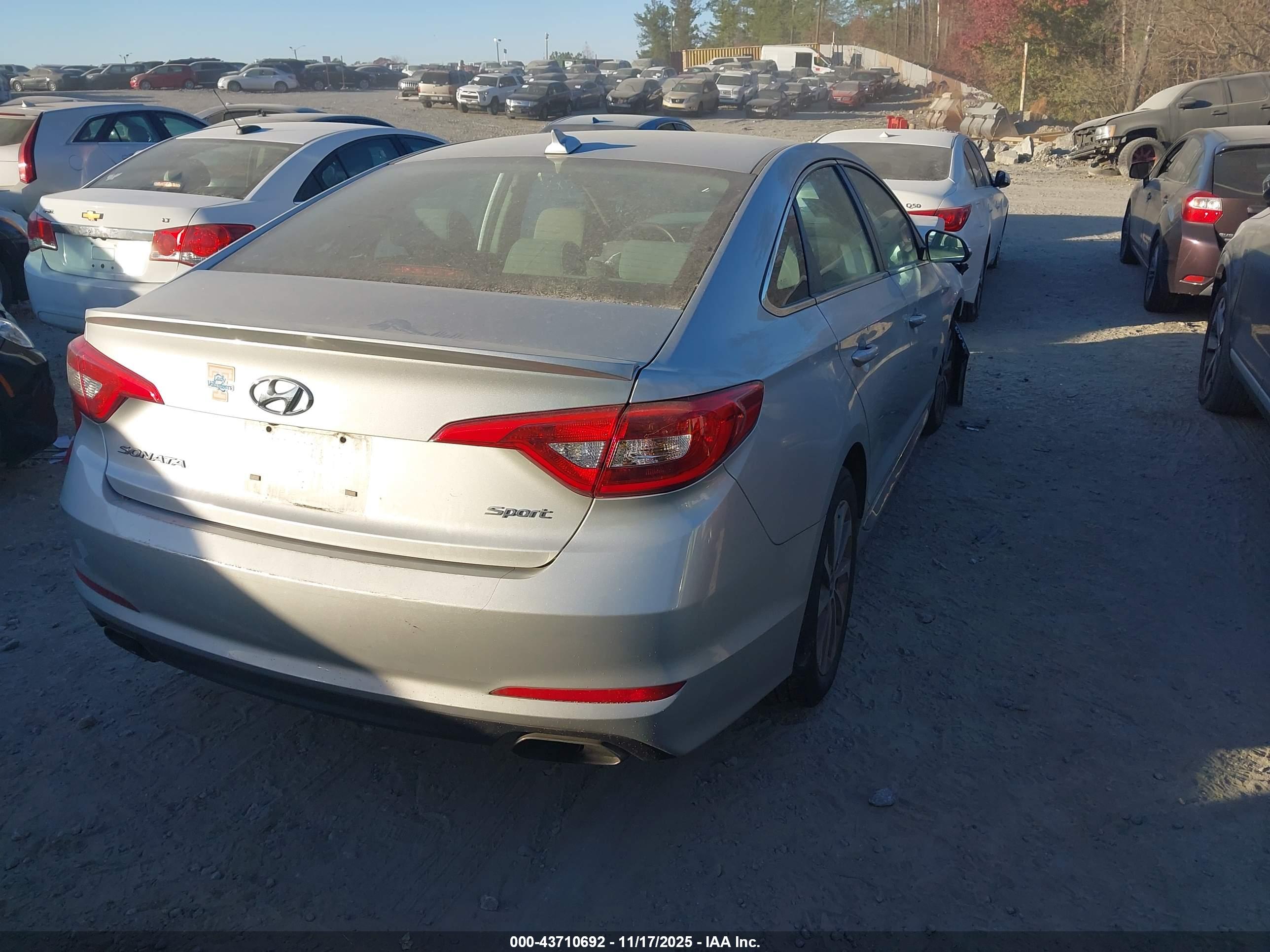 HYUNDAI SONATA image 4