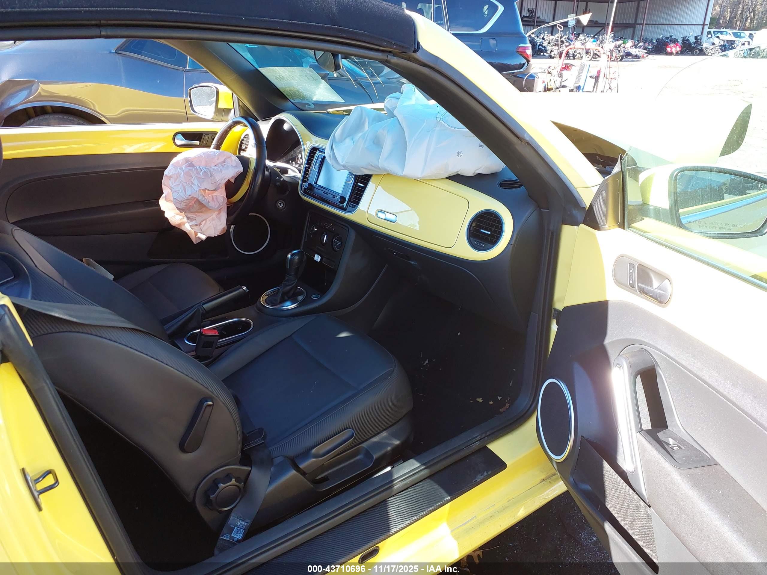 VOLKSWAGEN BEETLE image 5