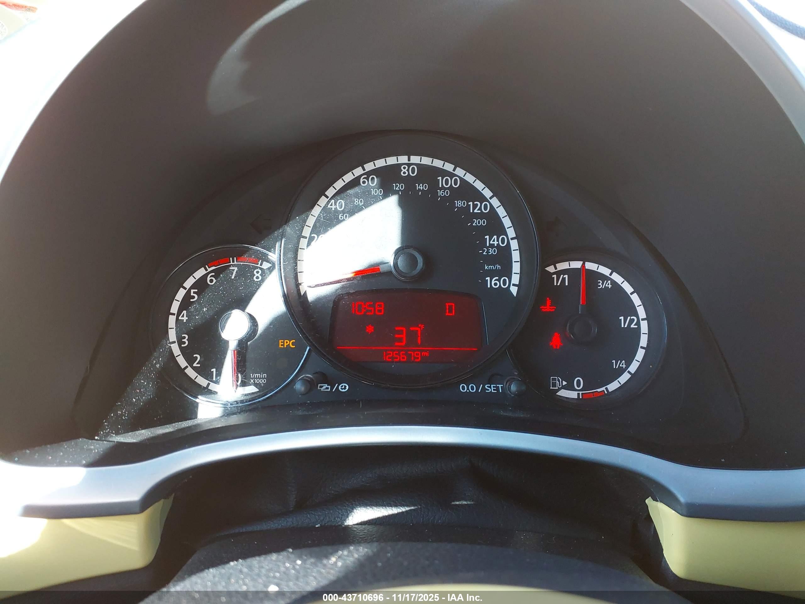 VOLKSWAGEN BEETLE image 7