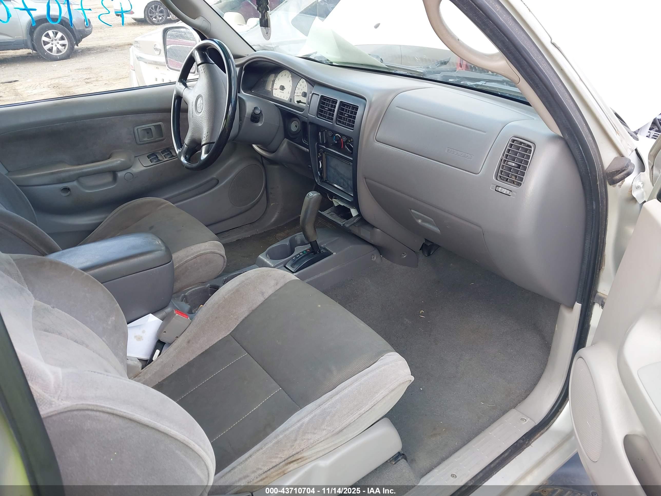 TOYOTA TACOMA image 5