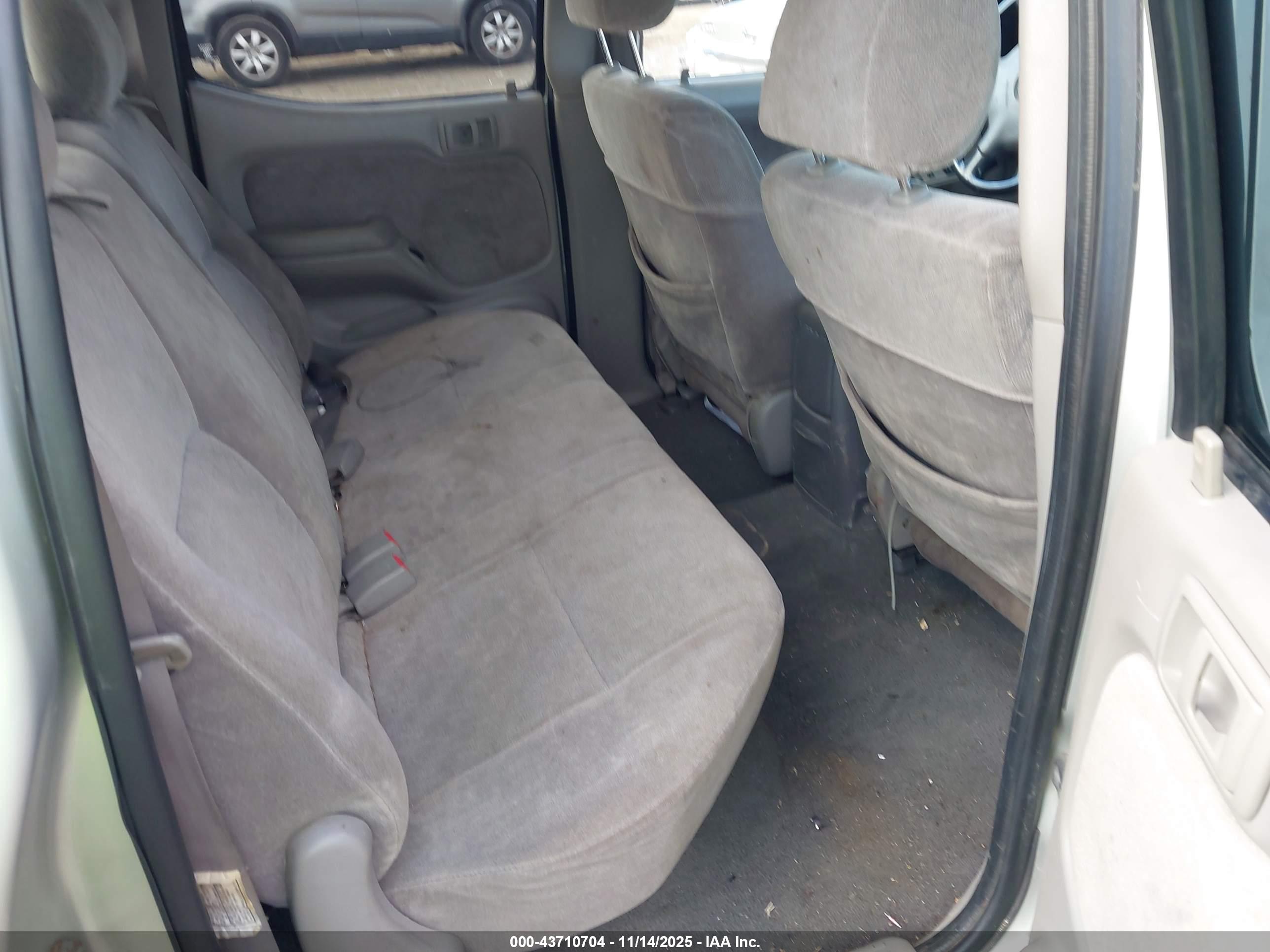 TOYOTA TACOMA image 8