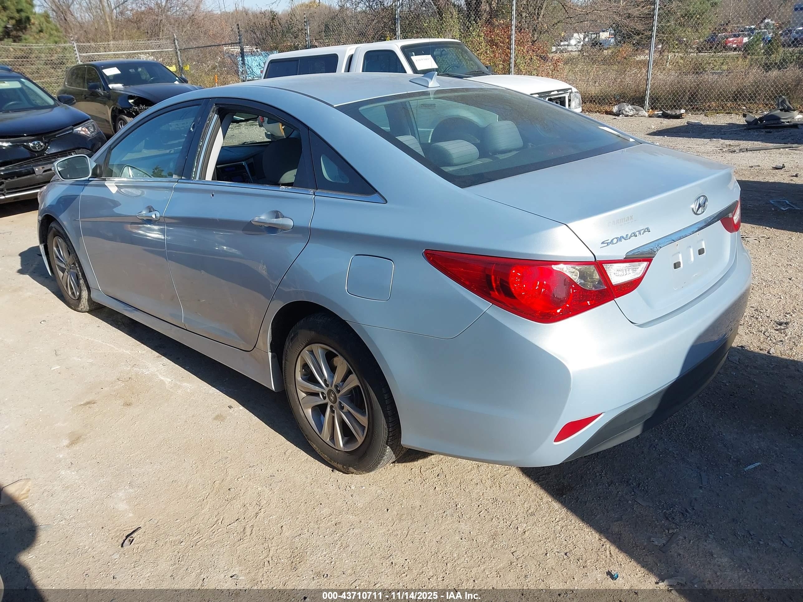 HYUNDAI SONATA image 3