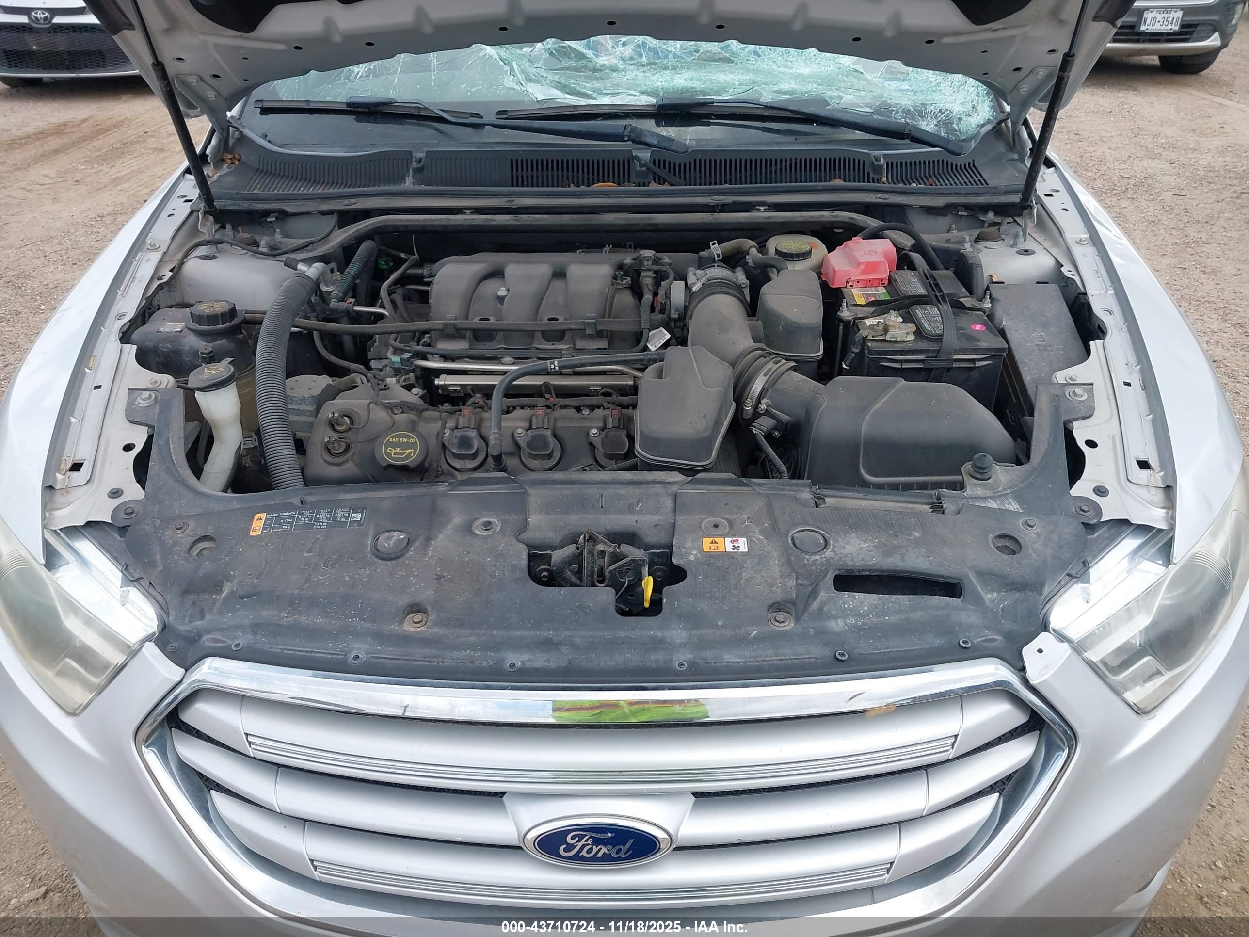 FORD TAURUS image 10