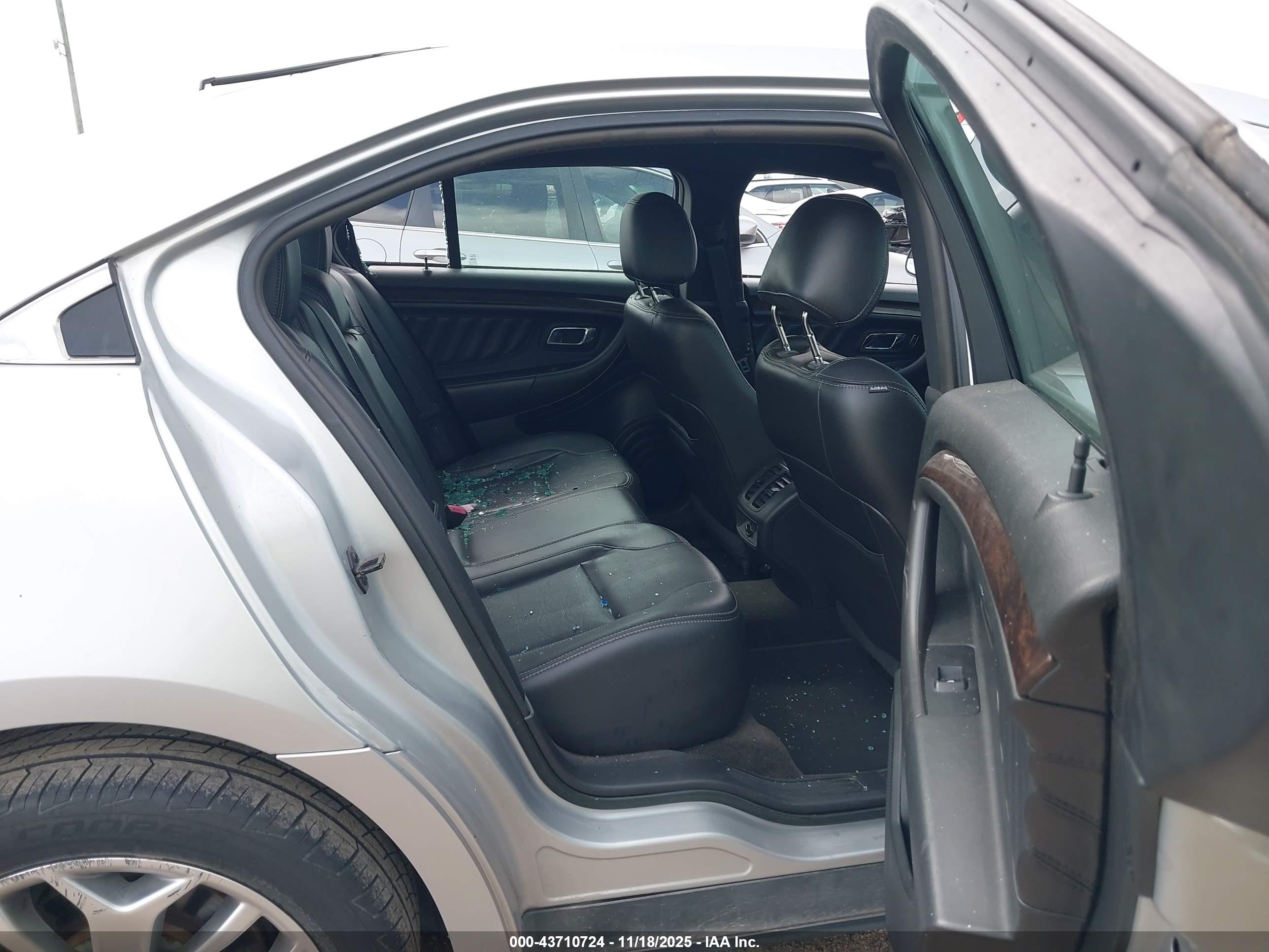 FORD TAURUS image 8