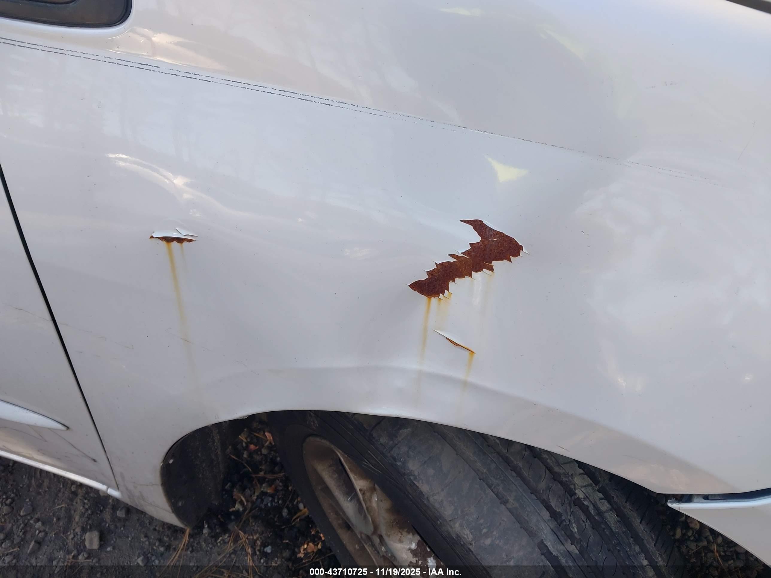 TOYOTA SIENNA image 6