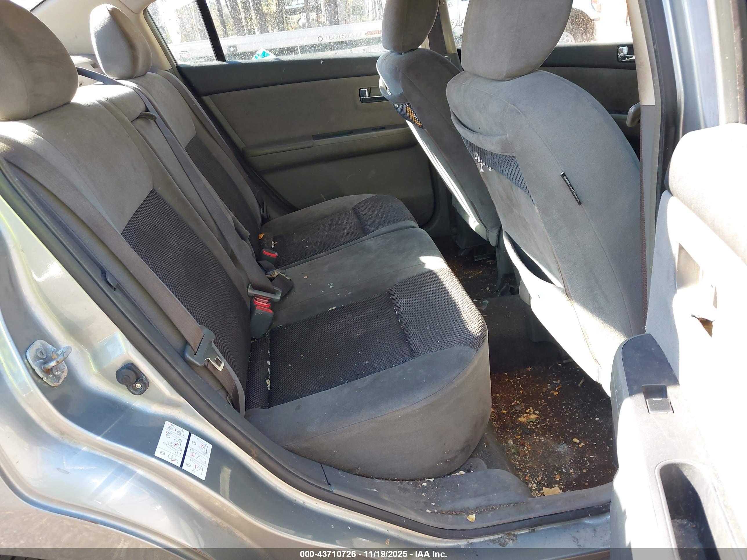 NISSAN SENTRA image 8