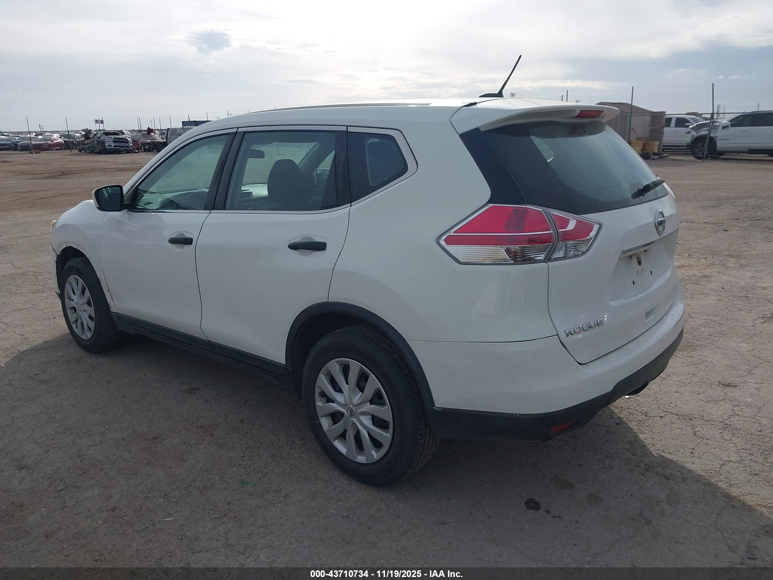NISSAN ROGUE image 3
