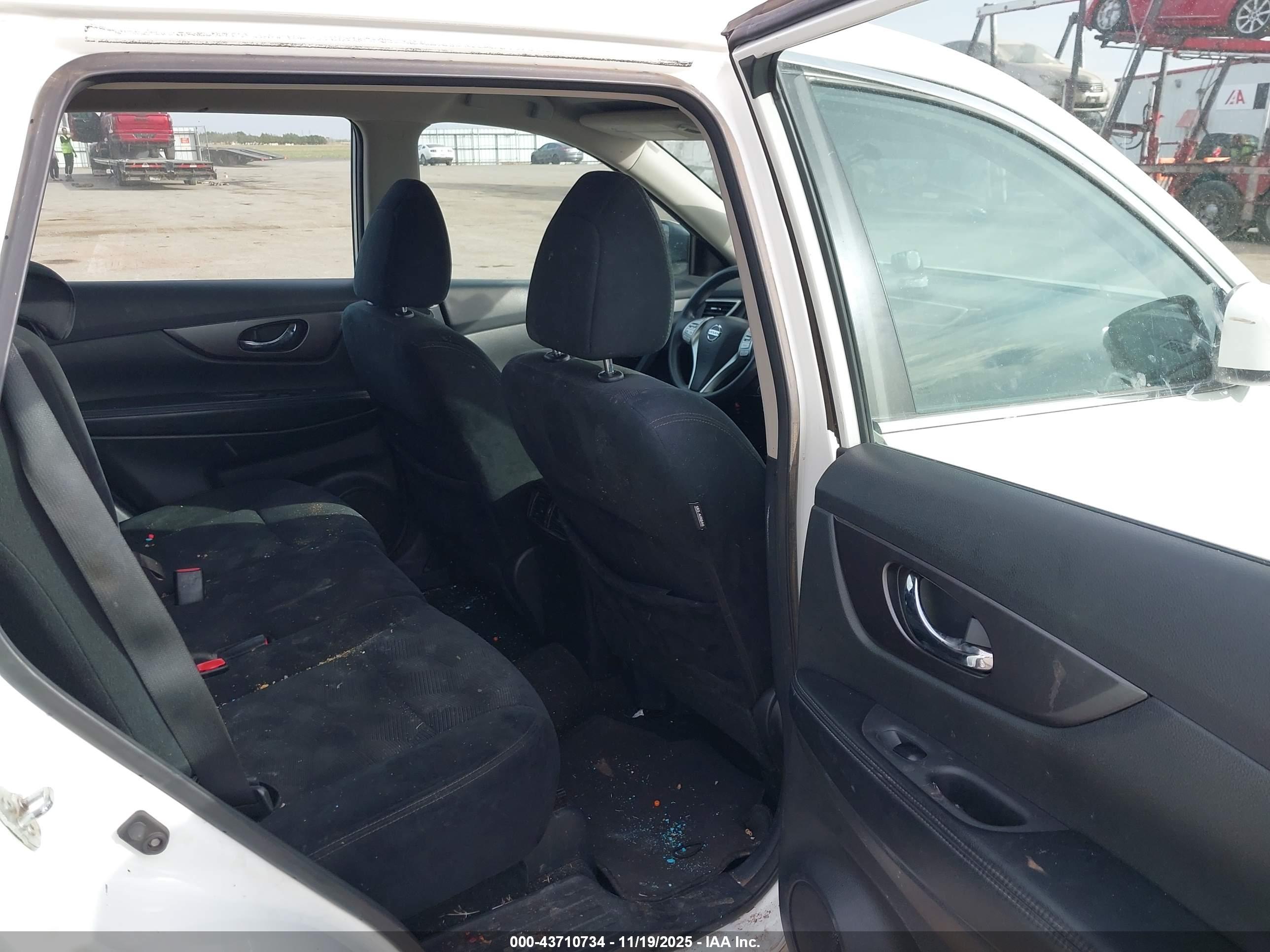 NISSAN ROGUE image 8