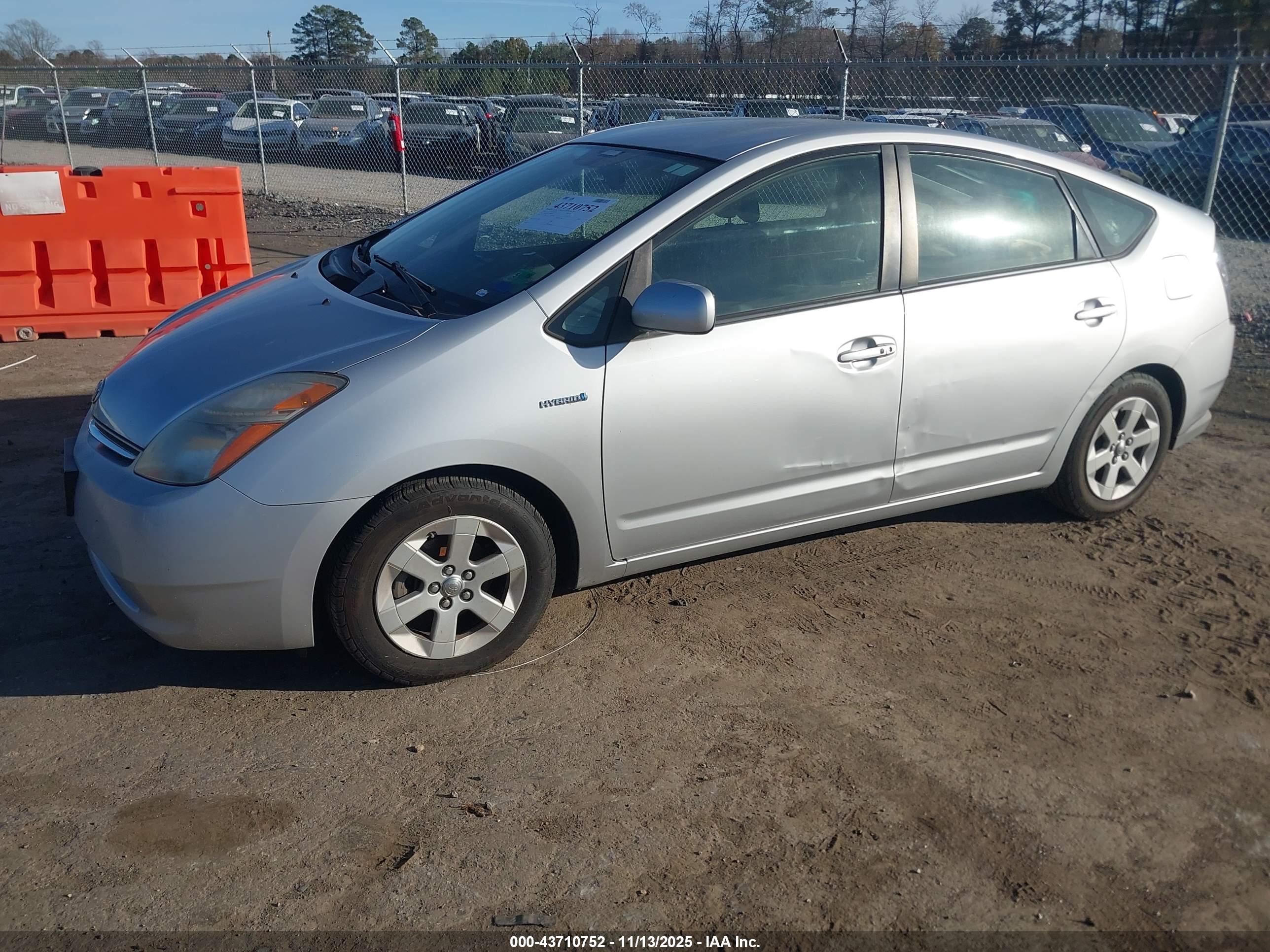 TOYOTA PRIUS image 2
