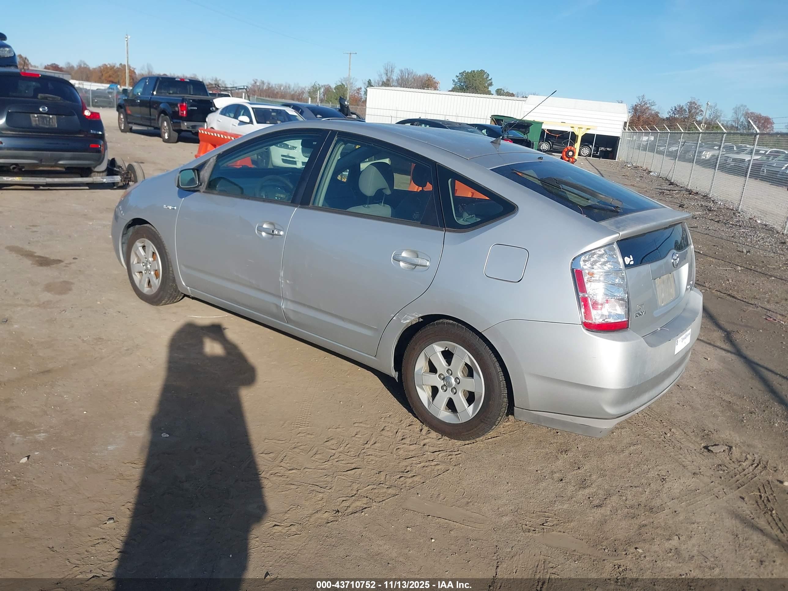 TOYOTA PRIUS image 3