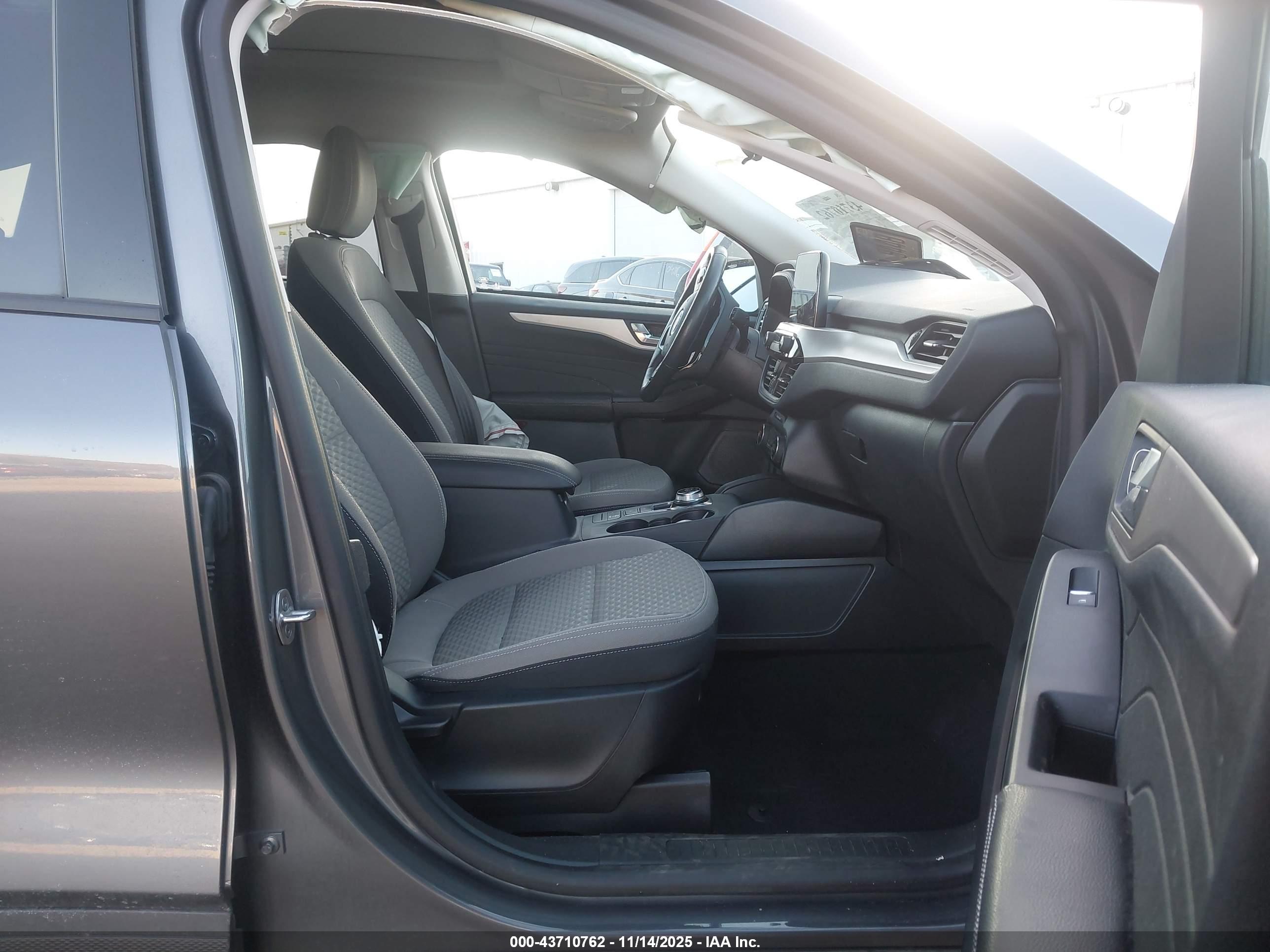 FORD ESCAPE image 5