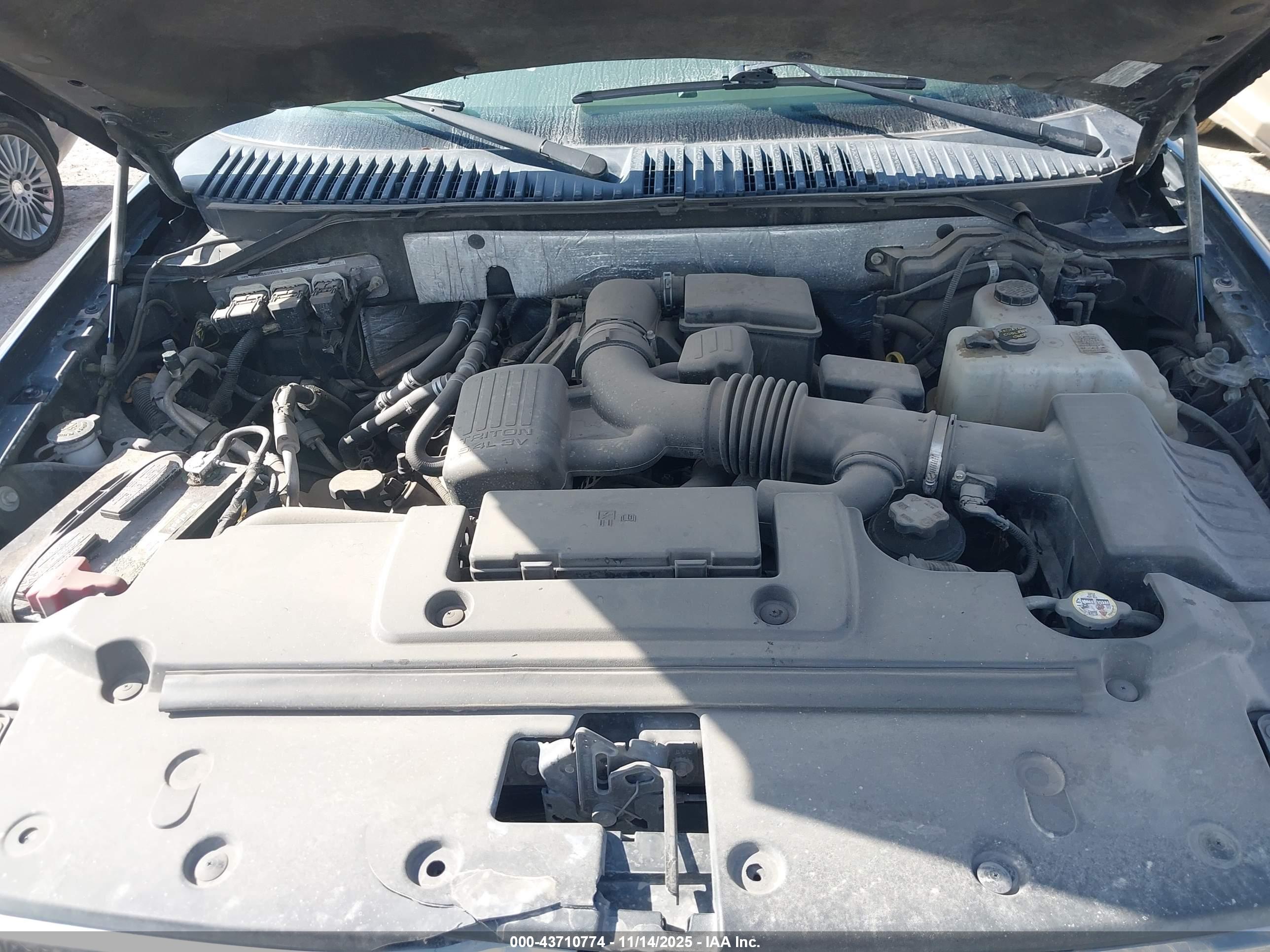FORD EXPEDITION image 10