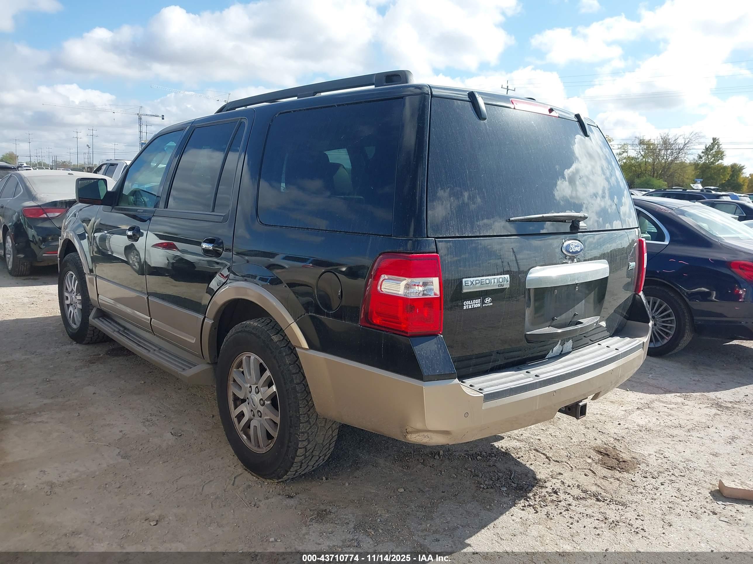 FORD EXPEDITION image 3