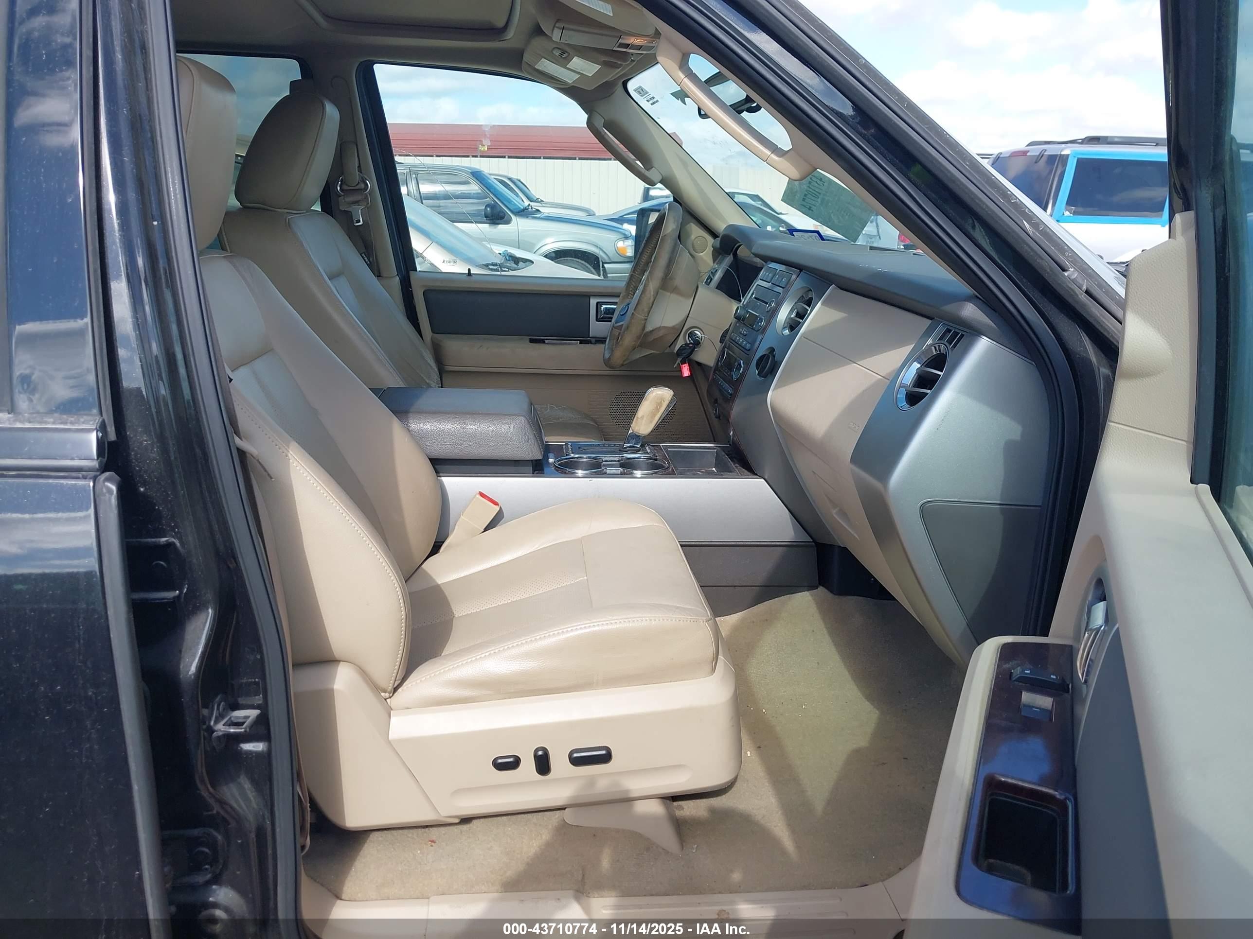 FORD EXPEDITION image 5