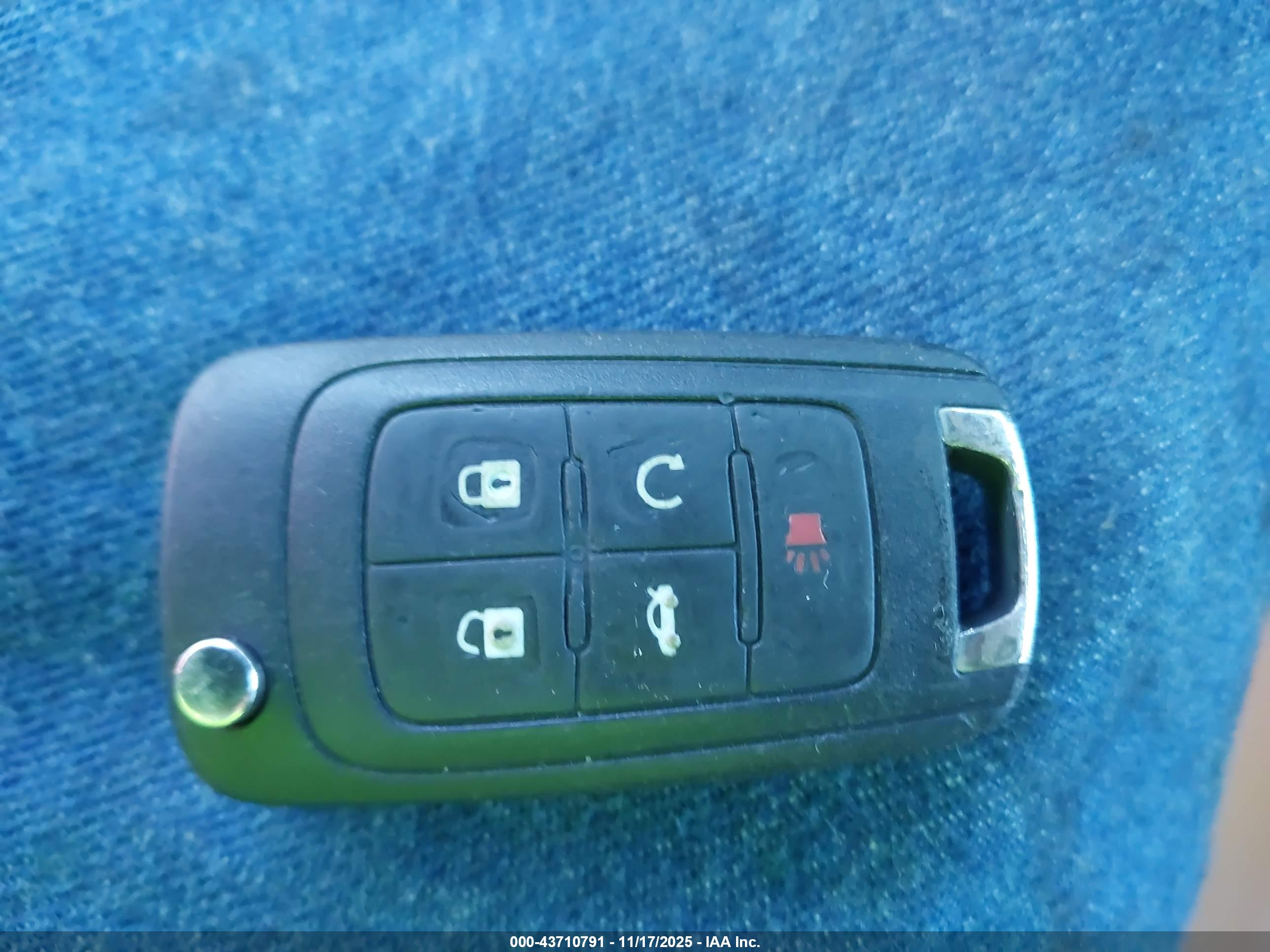 BUICK LACROSSE image 11