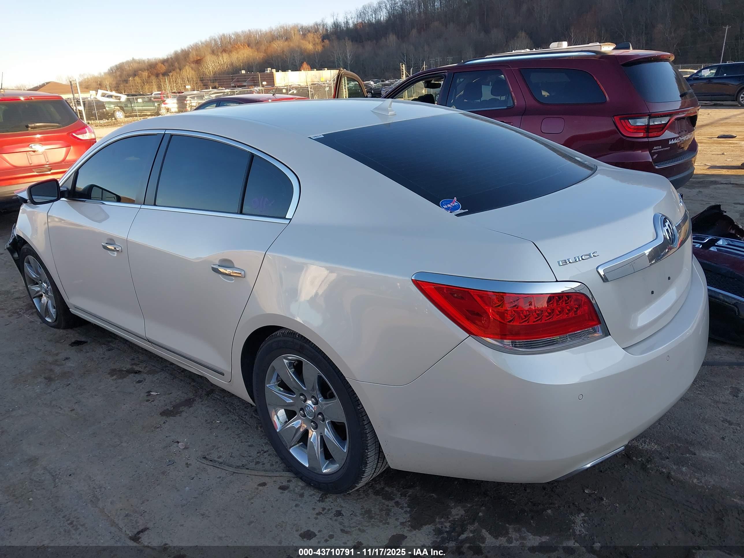 BUICK LACROSSE image 3