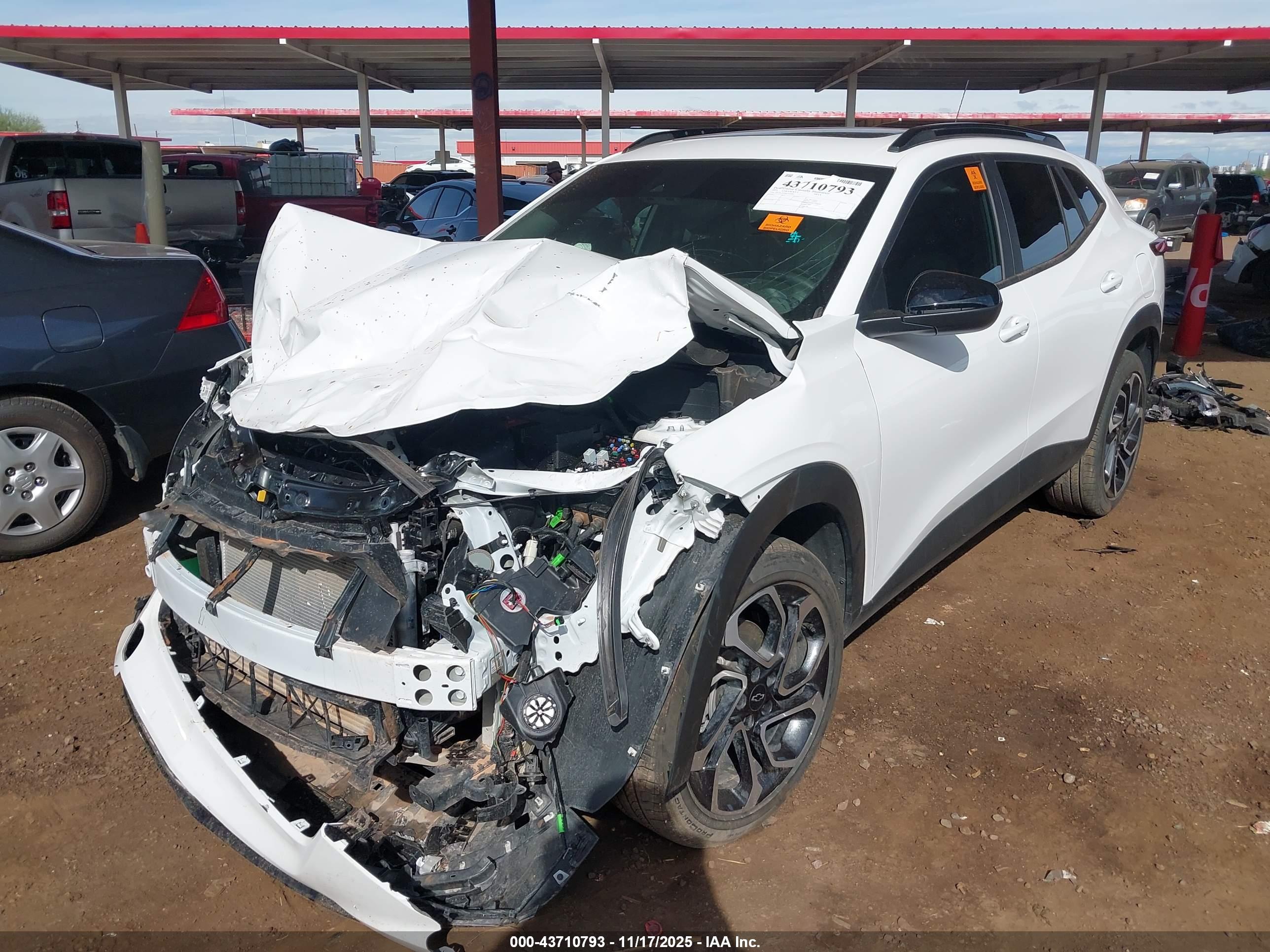 CHEVROLET TRAX image 2