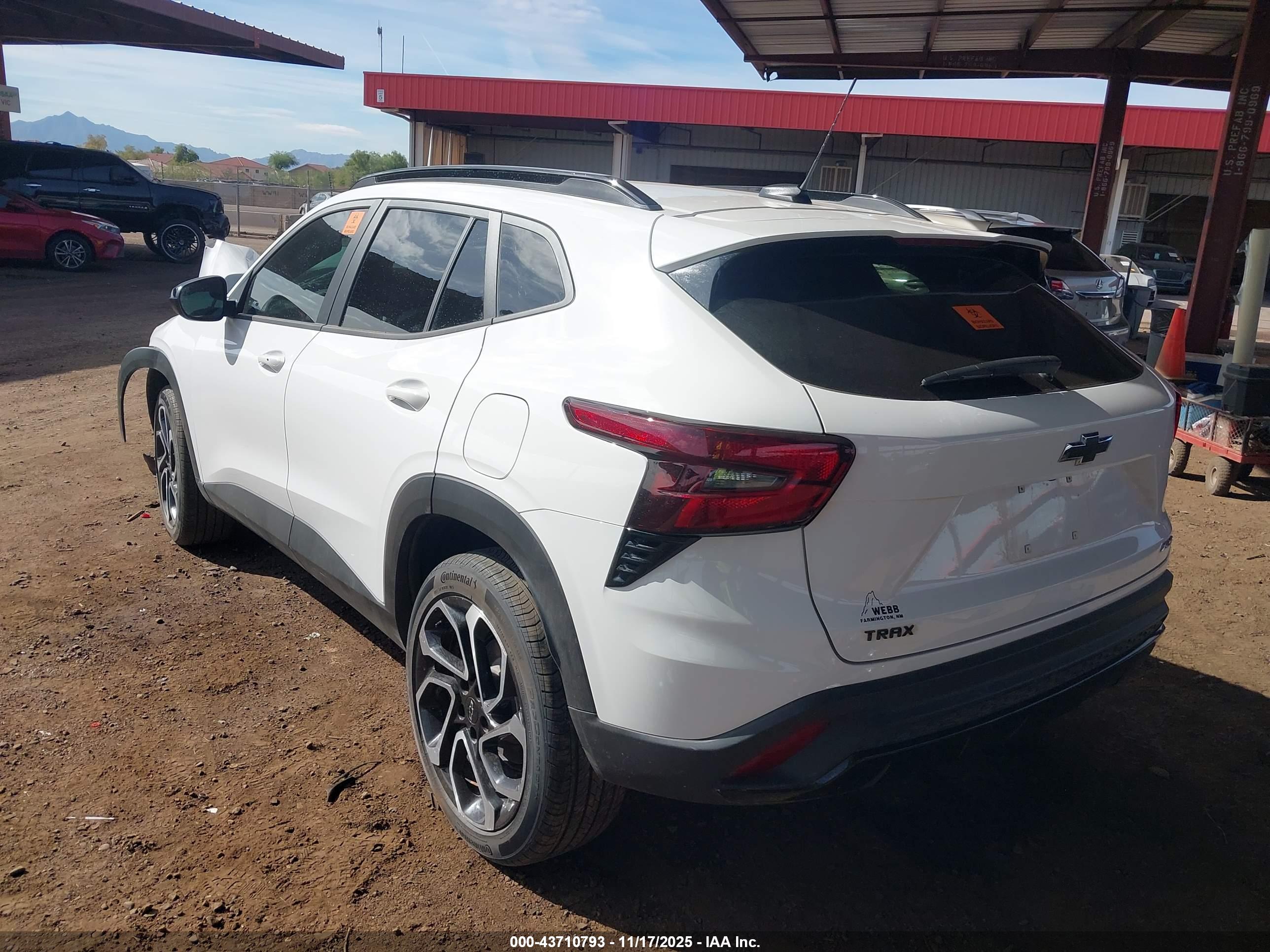 CHEVROLET TRAX image 3