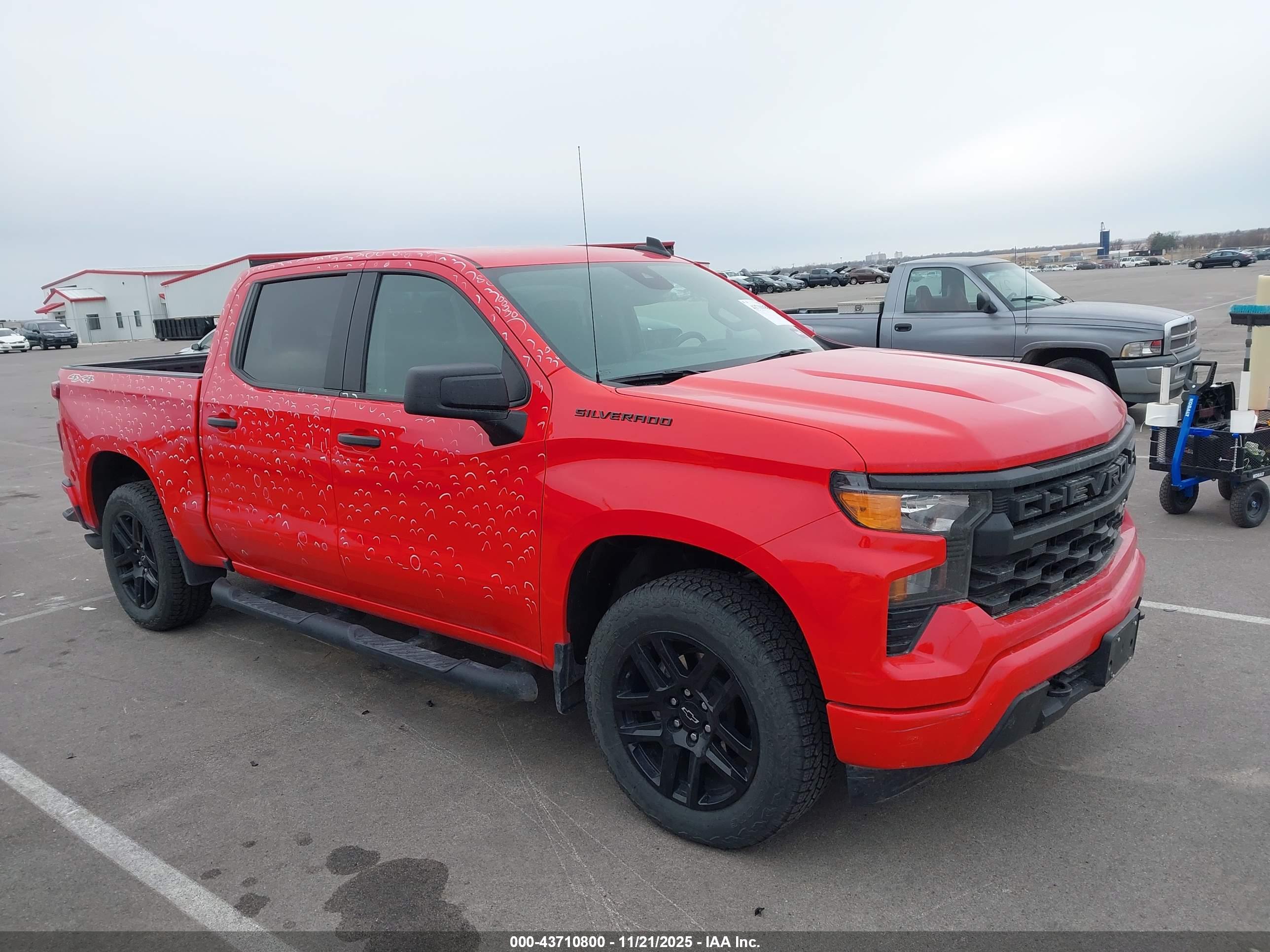 CHEVROLET SILVERADO image 6