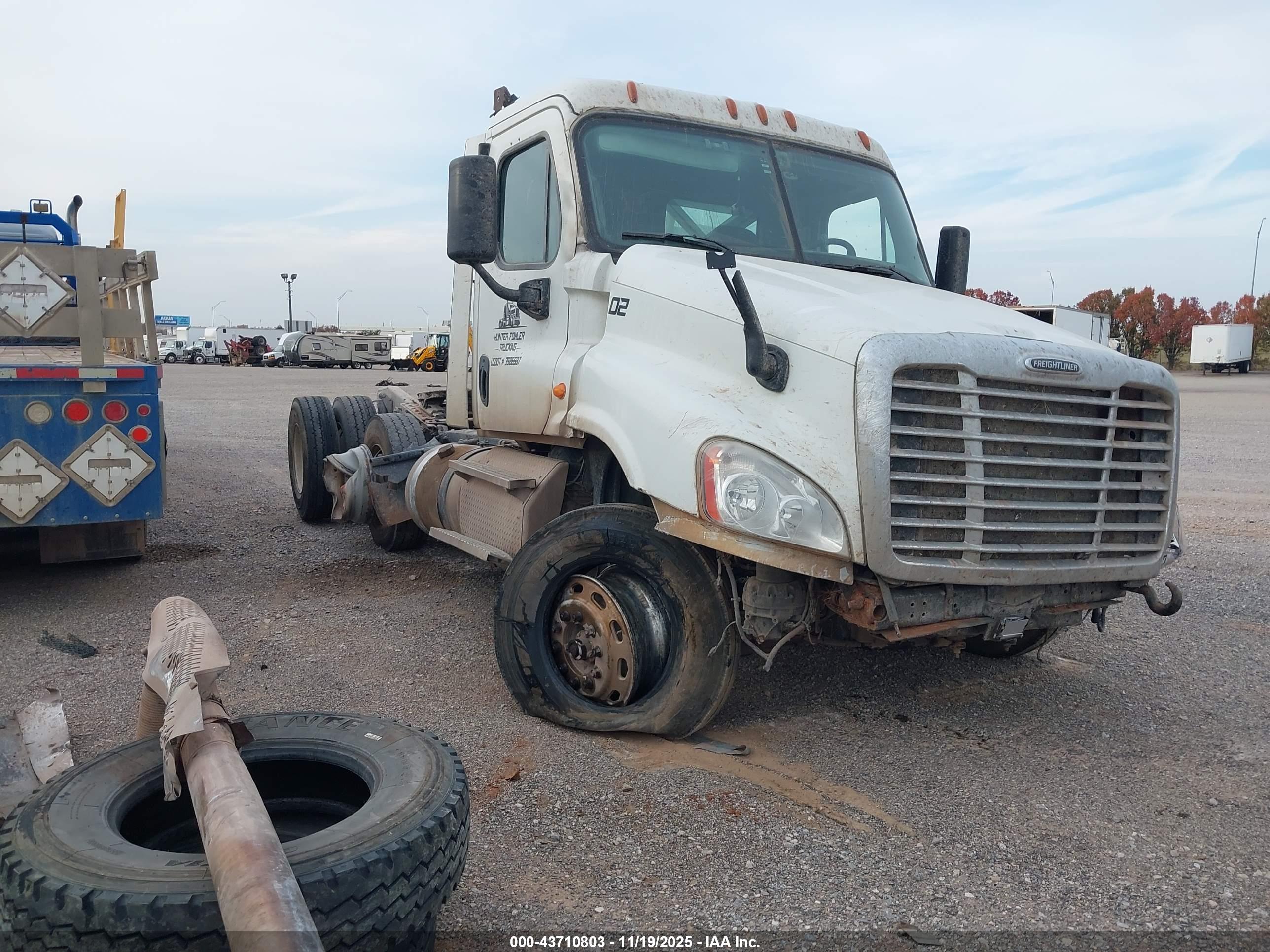 FREIGHTLINER CASCADIA image 2